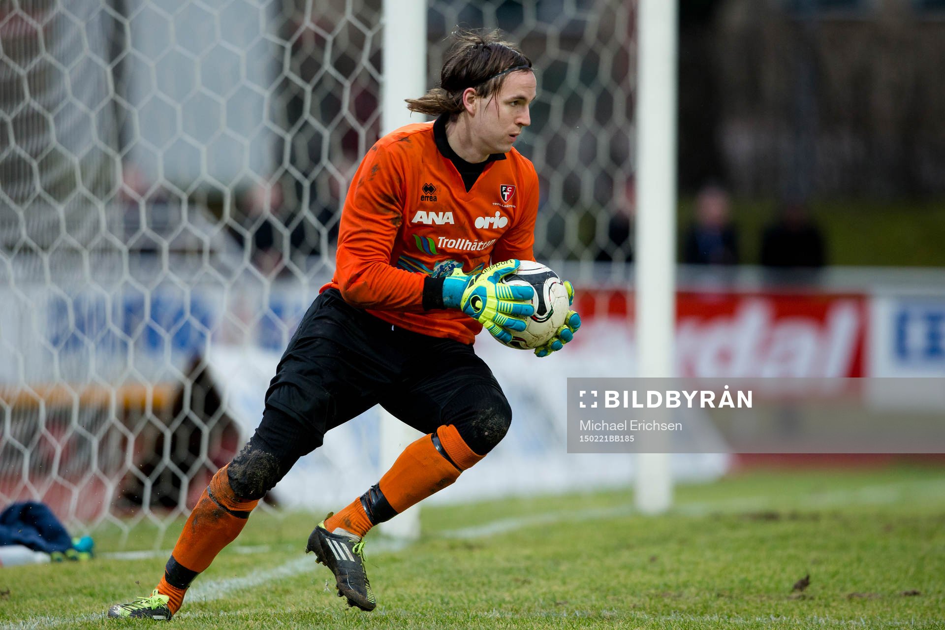 Trollhättans målvakt Markus Mäkinen under fotbollsmatchen i Svenska Cupen mellan FC Trollhättan och IFK Göteborg den 21 februari 2015 i Trollhättan.