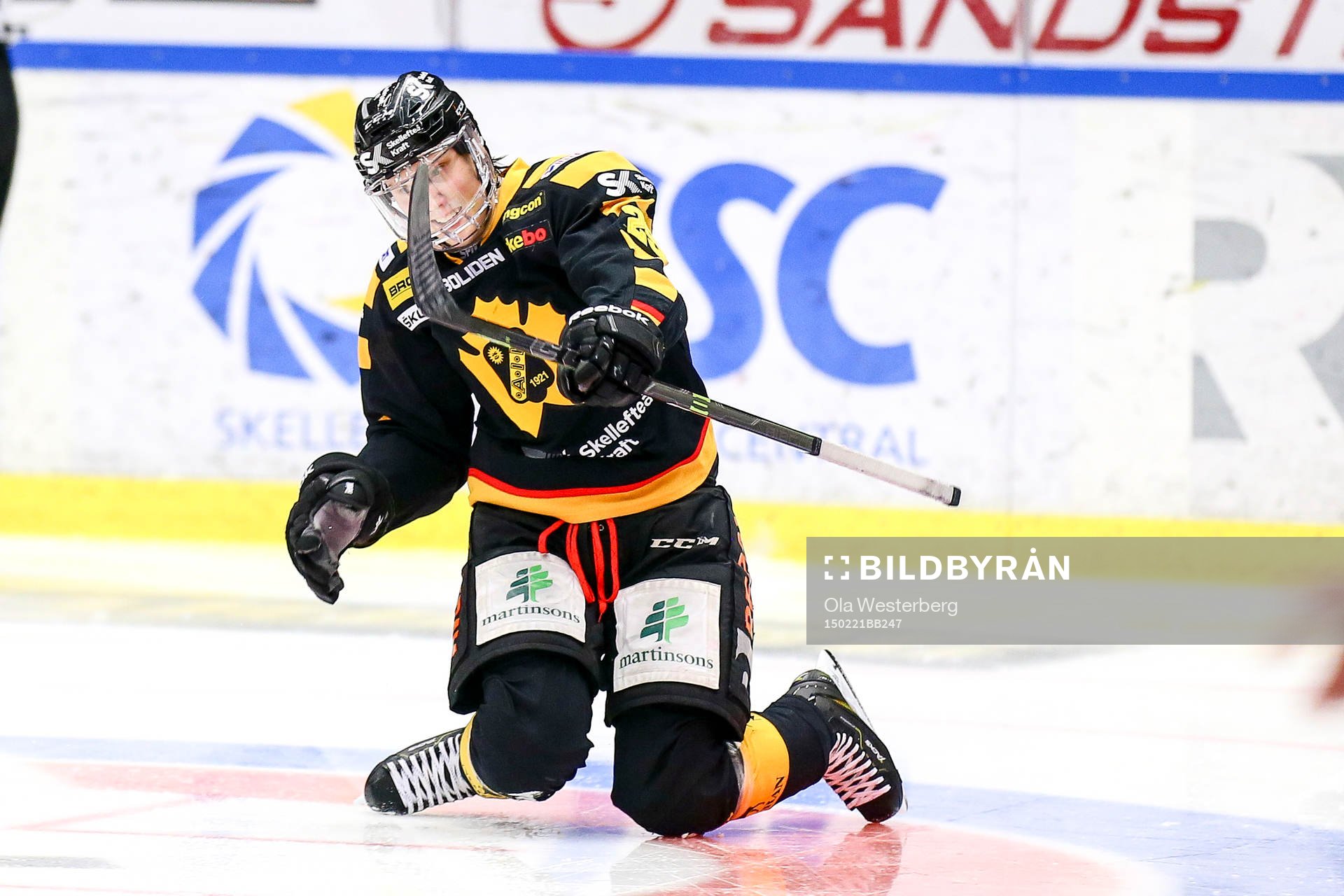 Skellefteås Oscar Sundqvist  jublar