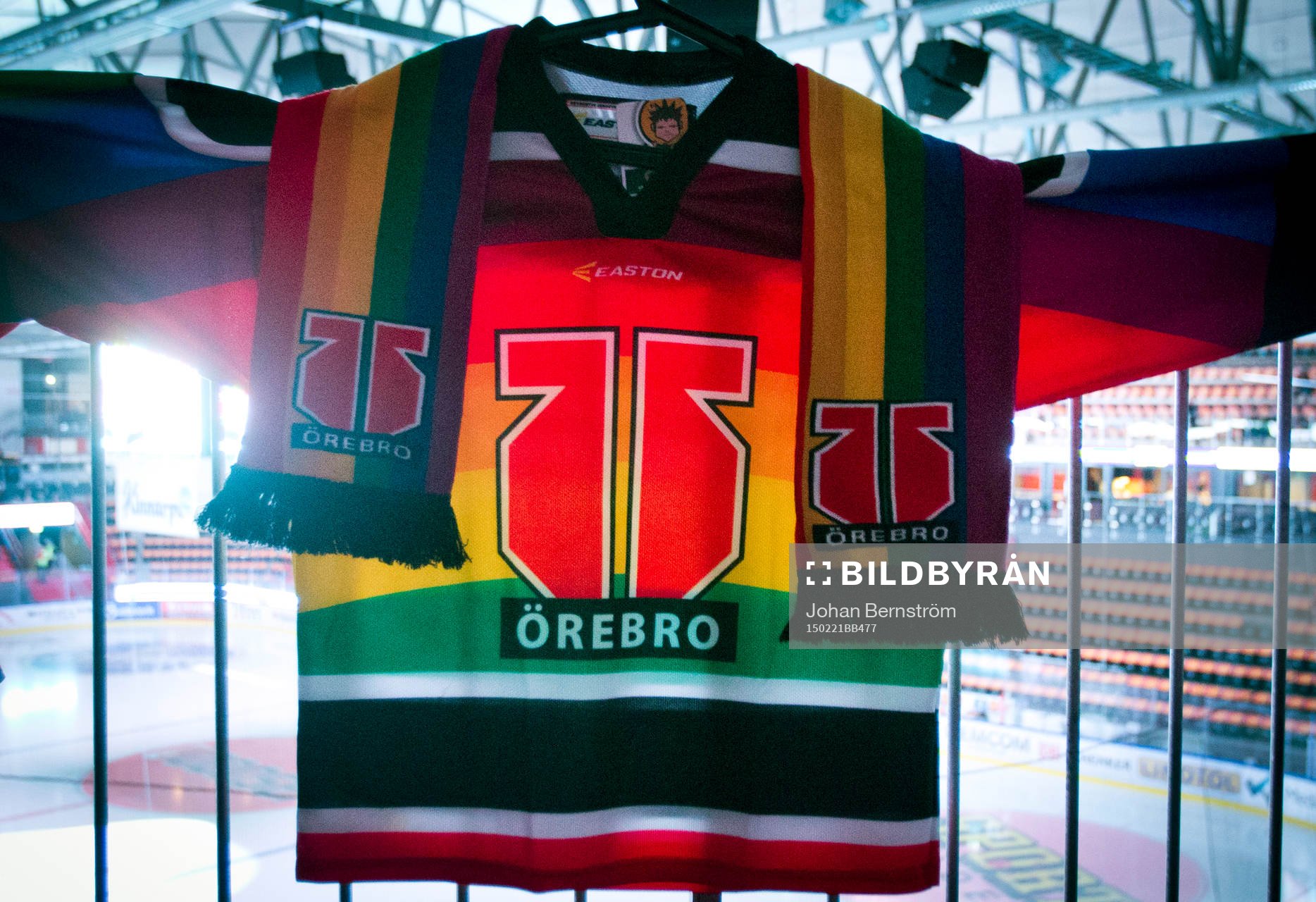 Dagens matchtröja för Örebro med Pridetema innan