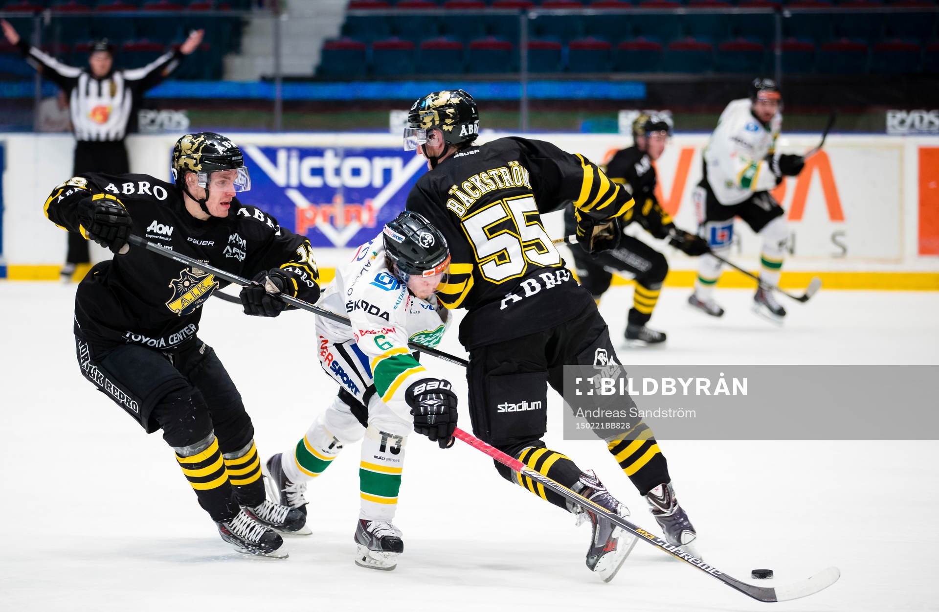 s Fredrik Hynning (v) och Nils Bäckström (h) får stopp