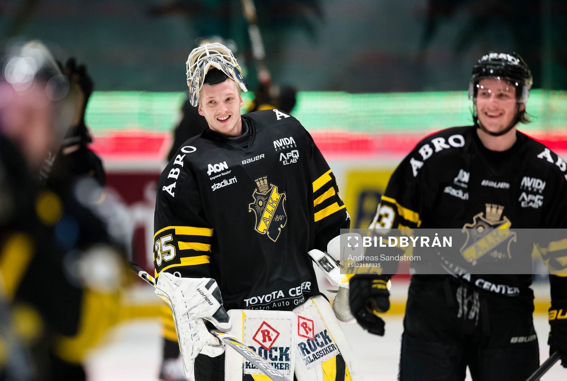 s målvakt Robin Rahm ser glad ut