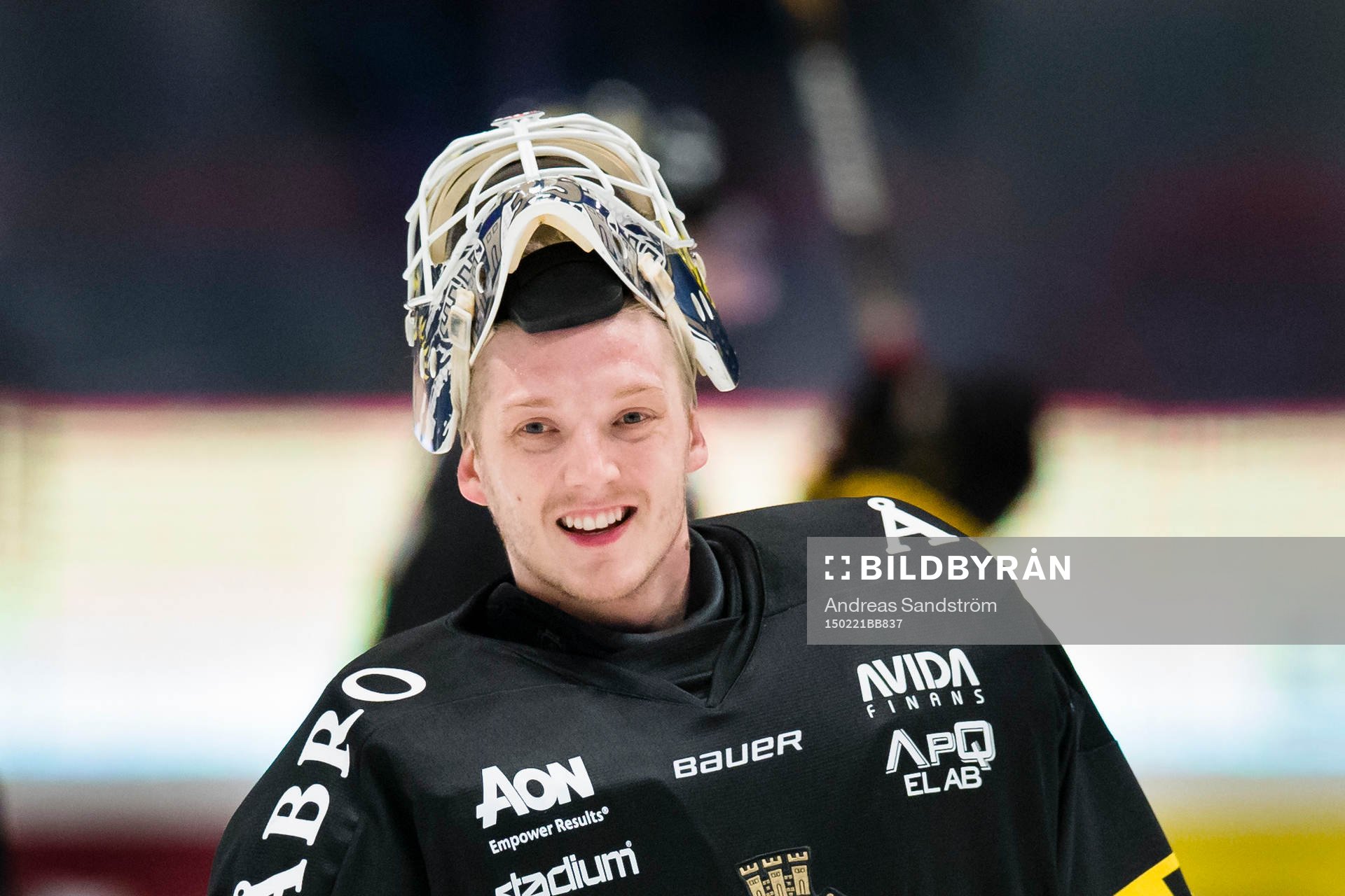 s målvakt Robin Rahm ser glad ut