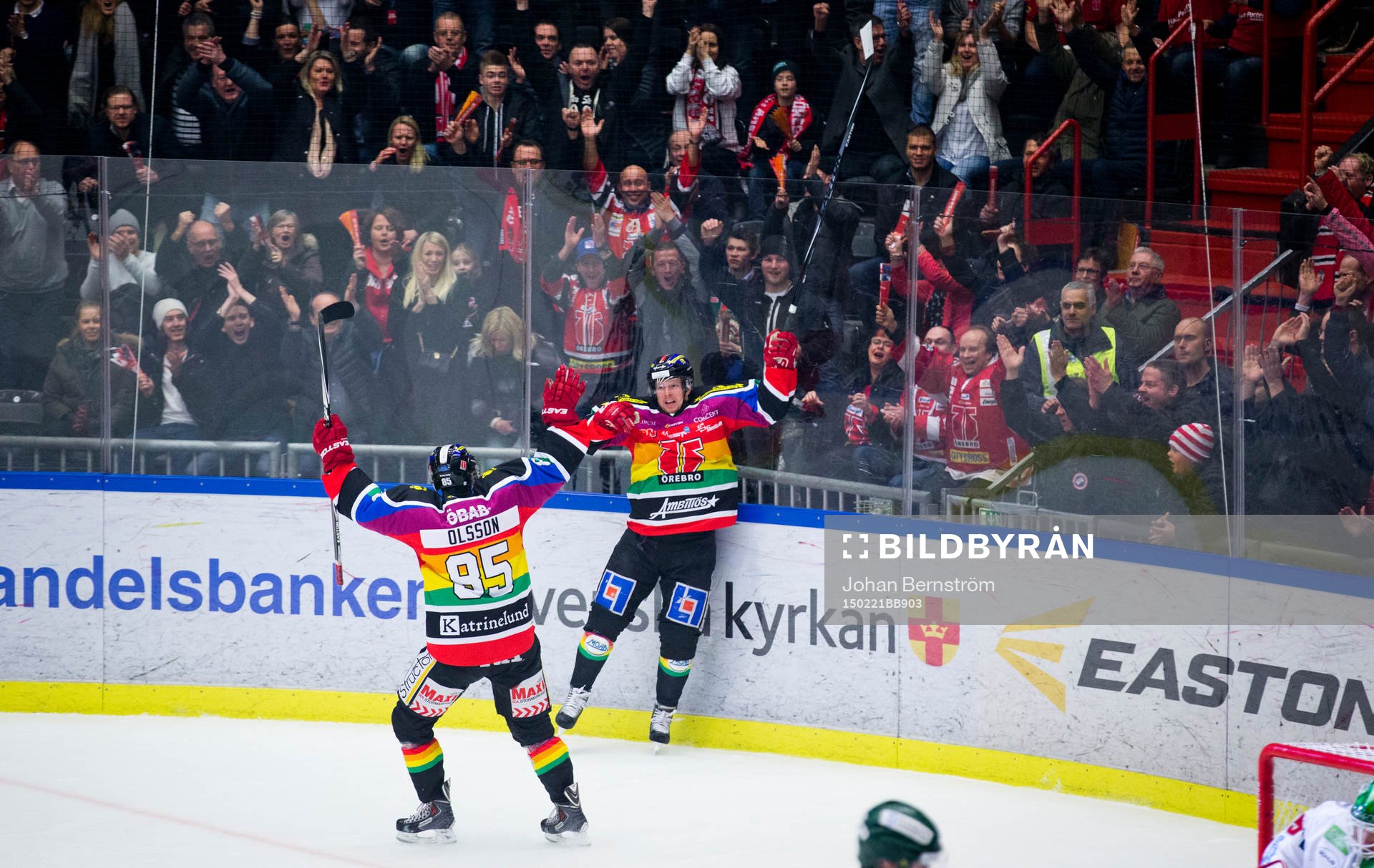 Örebros Anders Eriksson gör 1-0 och jublar med Kalle