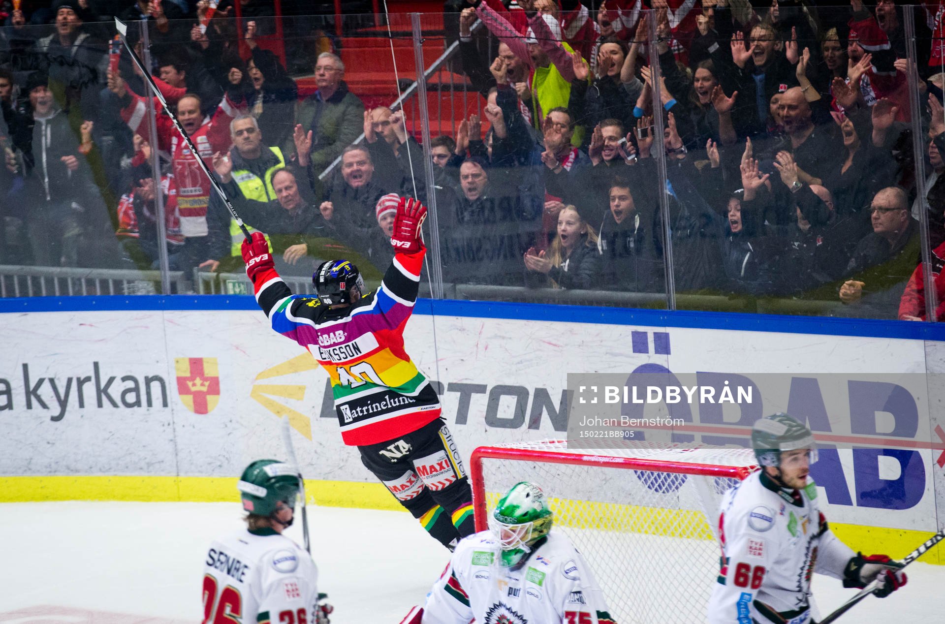 Örebros Anders Eriksson gör 1-0 och jublar