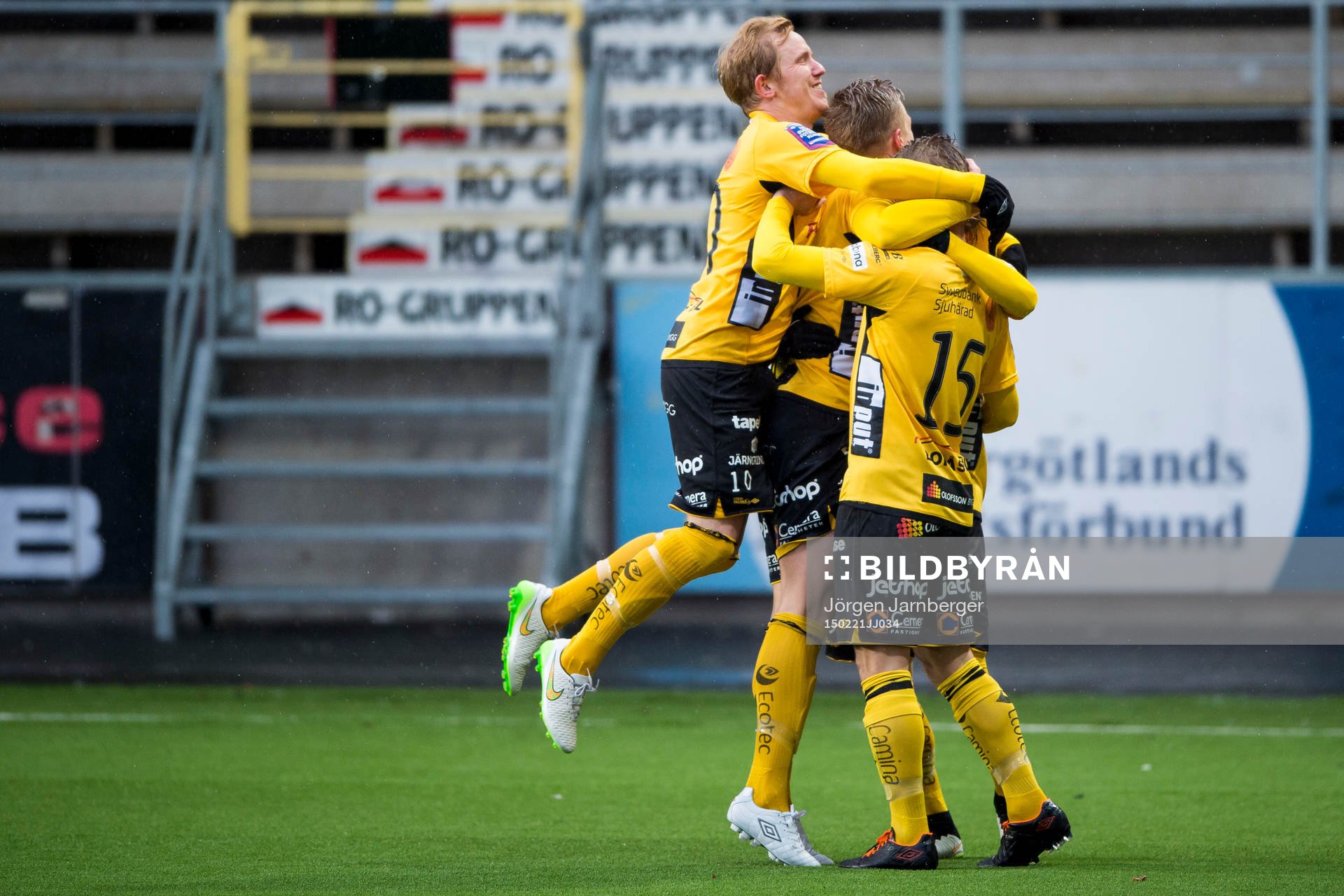 Elfsborgs Simon Hedlund (skymd i bild) har gjort 1-0 och