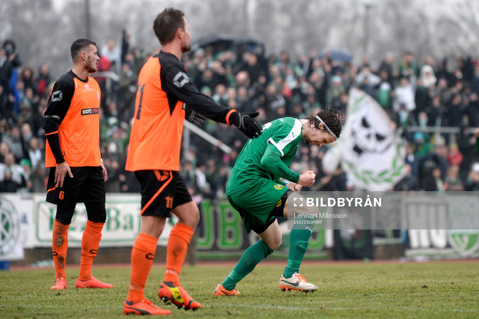 Hammarbys Linus Hallenius jublar