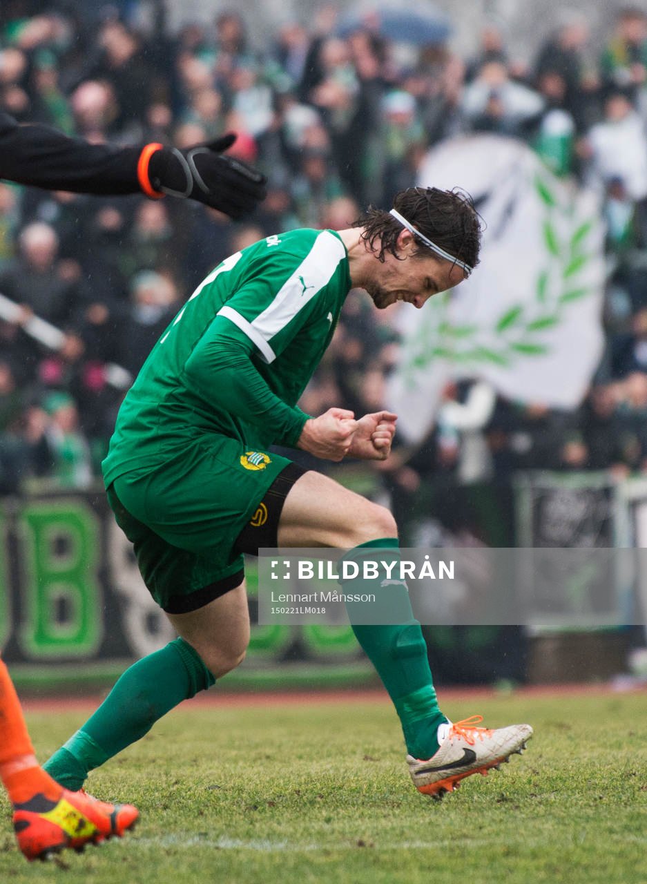 Hammarbys Linus Hallenius har gjort segermålet 0-1 och