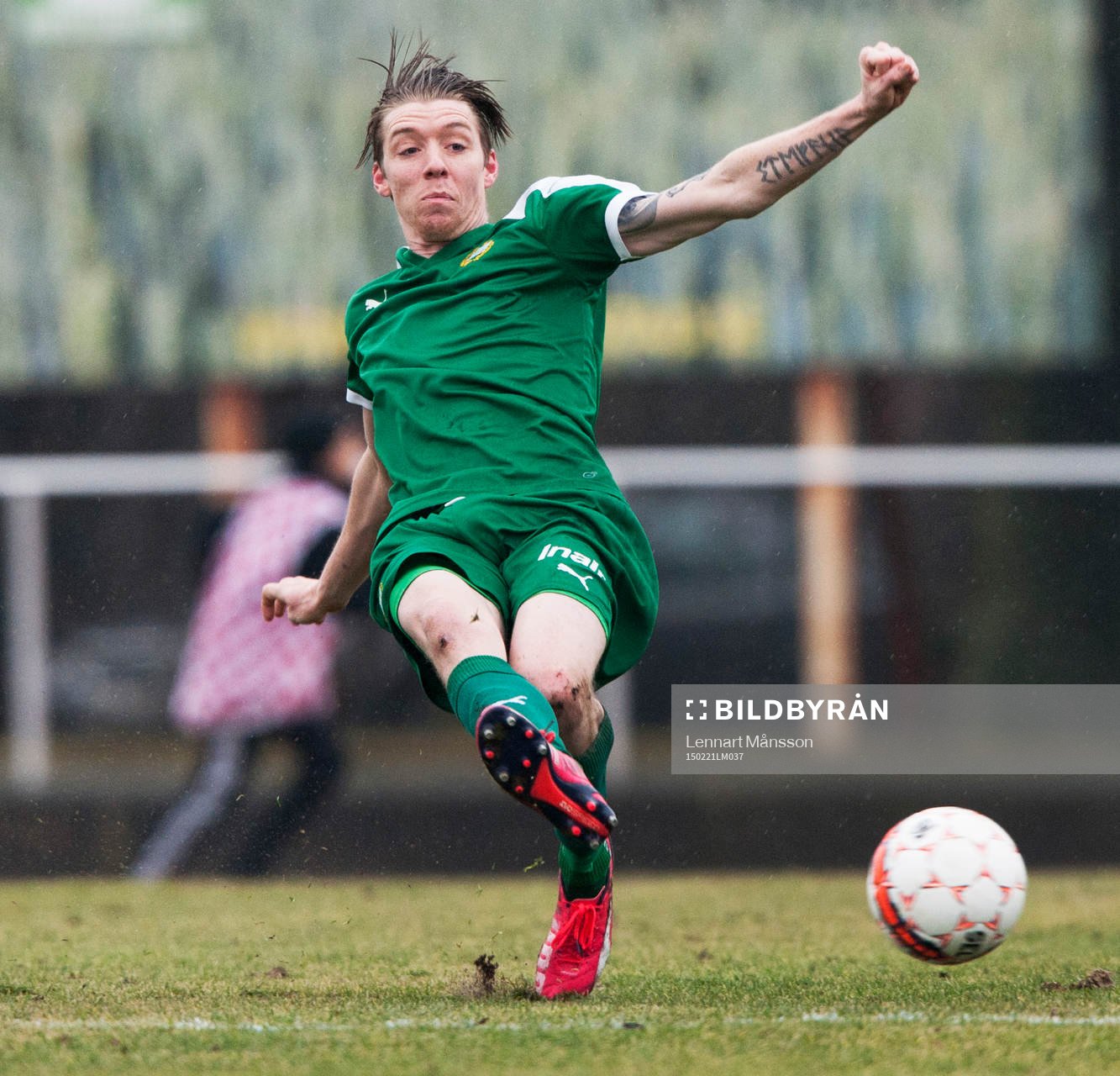 Hammarbys Birkir Mar Saevarsson i matchen i Svenska Cupen
