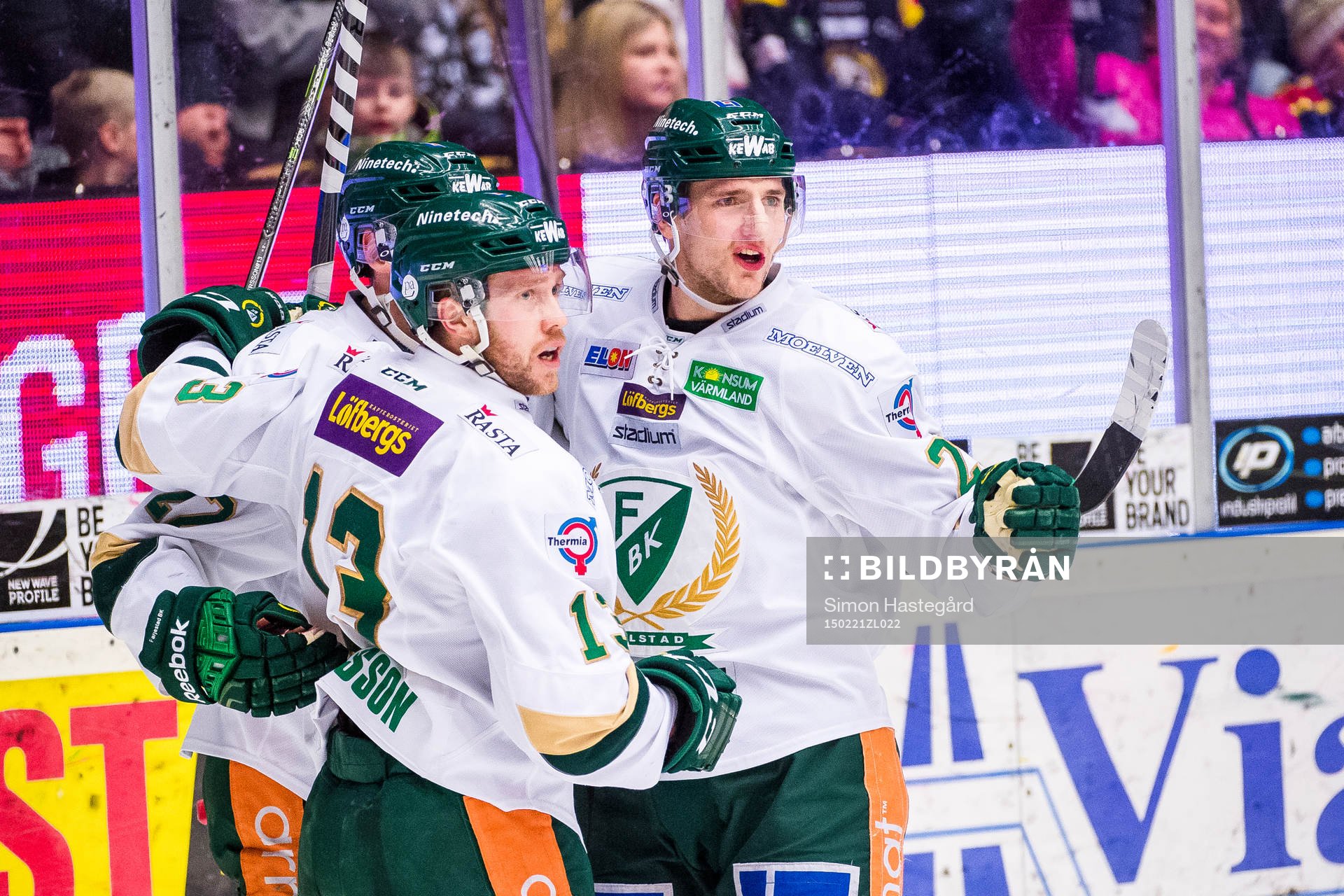 Färjestads Linus Persson och Anton Hedman jublar
