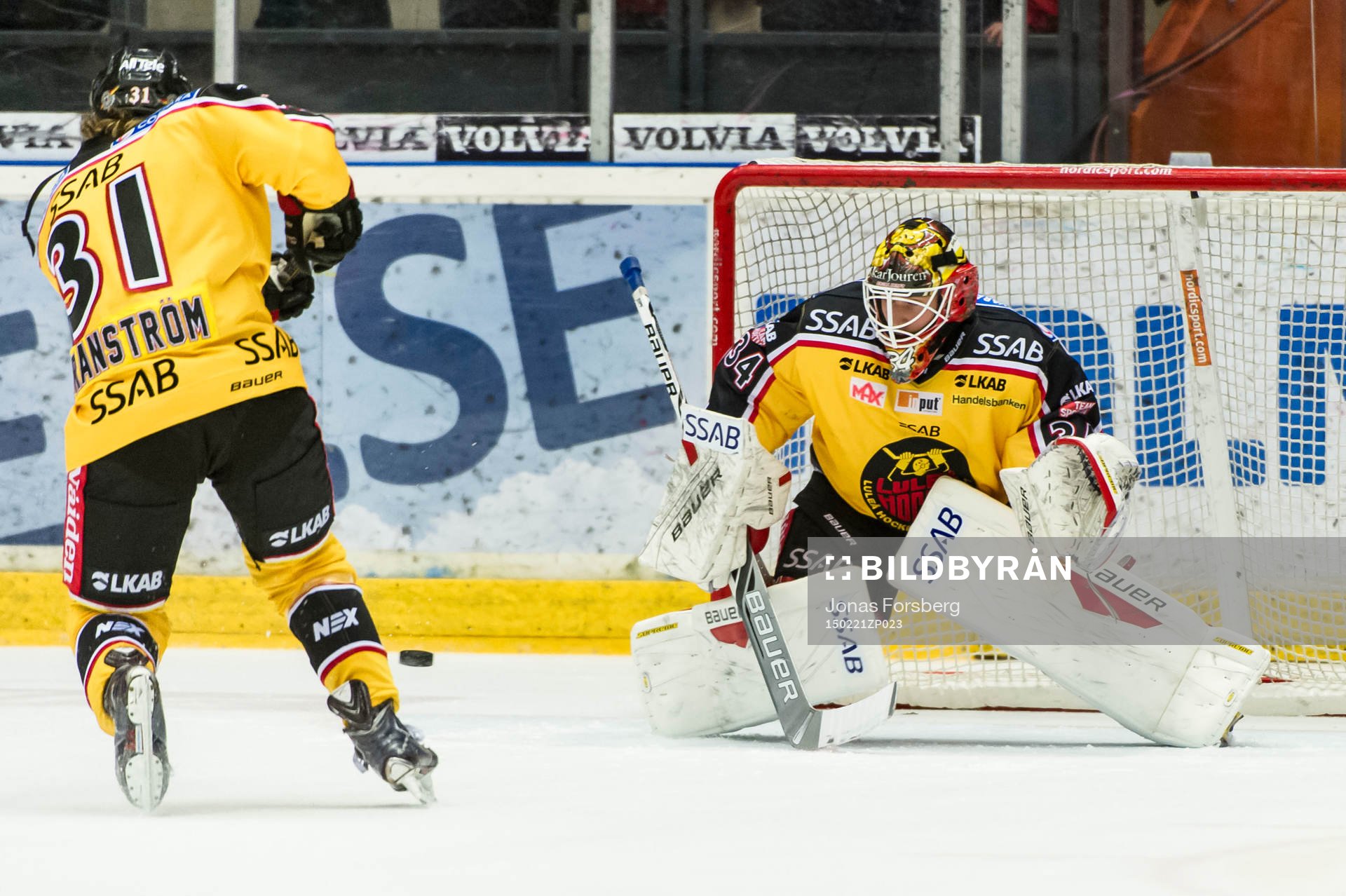 Luleås Jonathan Granström och målvakt Joel Lassinantti