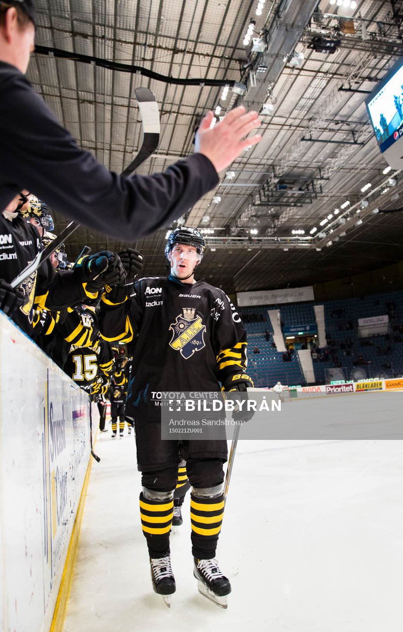 s Emil Lundberg firar sitt och AIK:s 3-1 mål