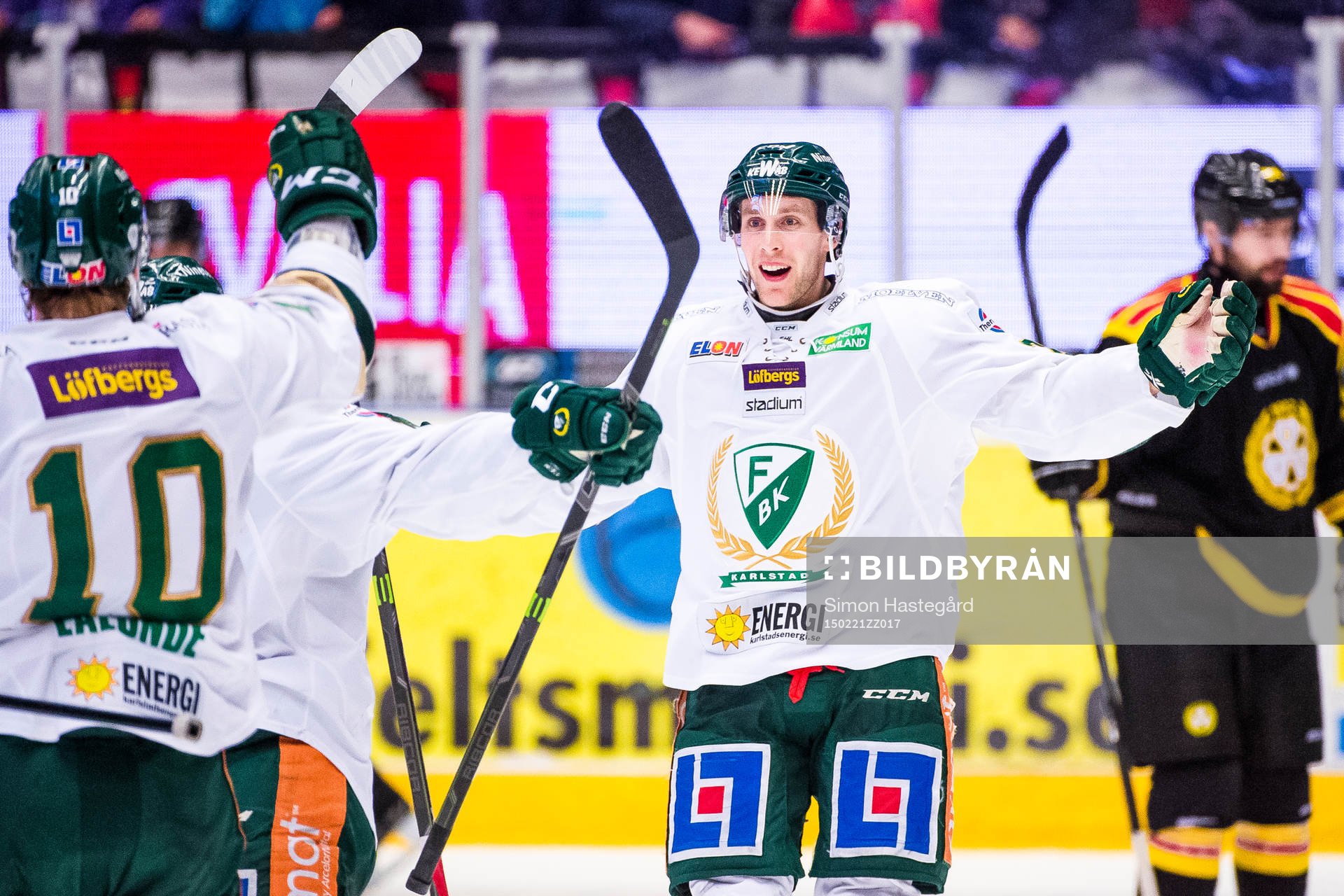 Färjestads Per Åslund jublar
