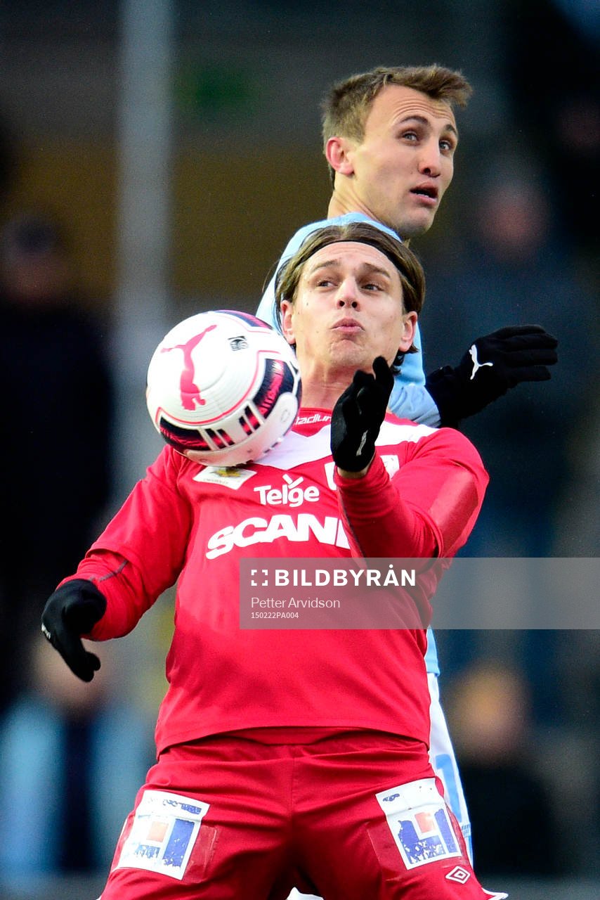 Assyriskas Fredrik Holster och Malmö FFs Magnus Wolff
