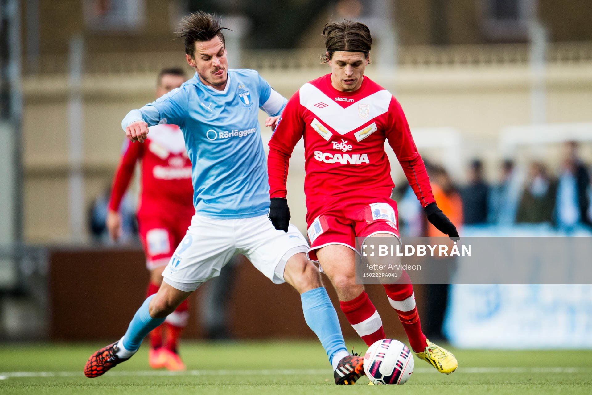 Malmö FFs Markus Rosenberg och Assyriskas Fredrik Holster