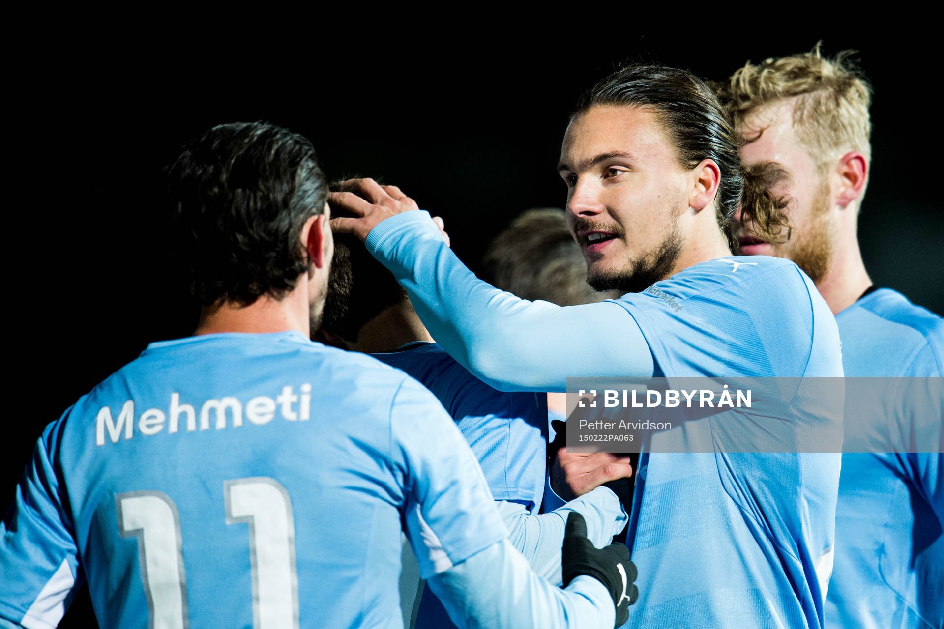 Malmö FFs Erik Johansson jublar med Agon Mehmeti