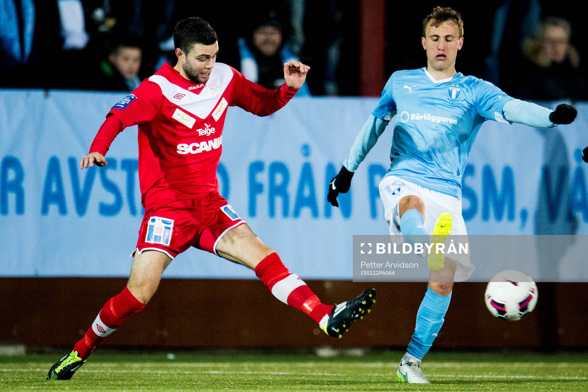 Assyriskas Christoffer Eriksson och Malmö FFs Magnus Wolff