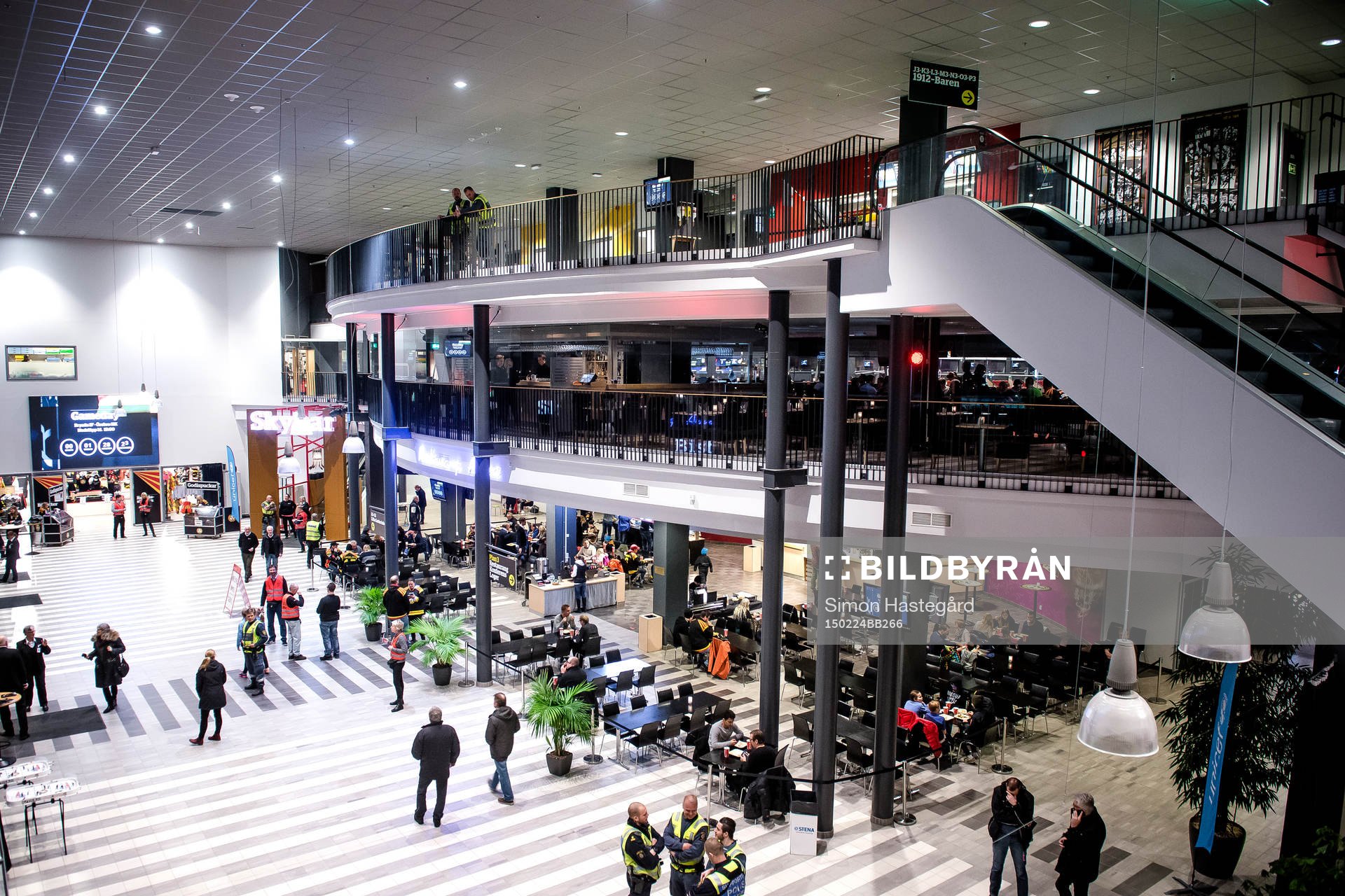 Entrén till Gavlerinken Arena före ishockeymatchen i SHL