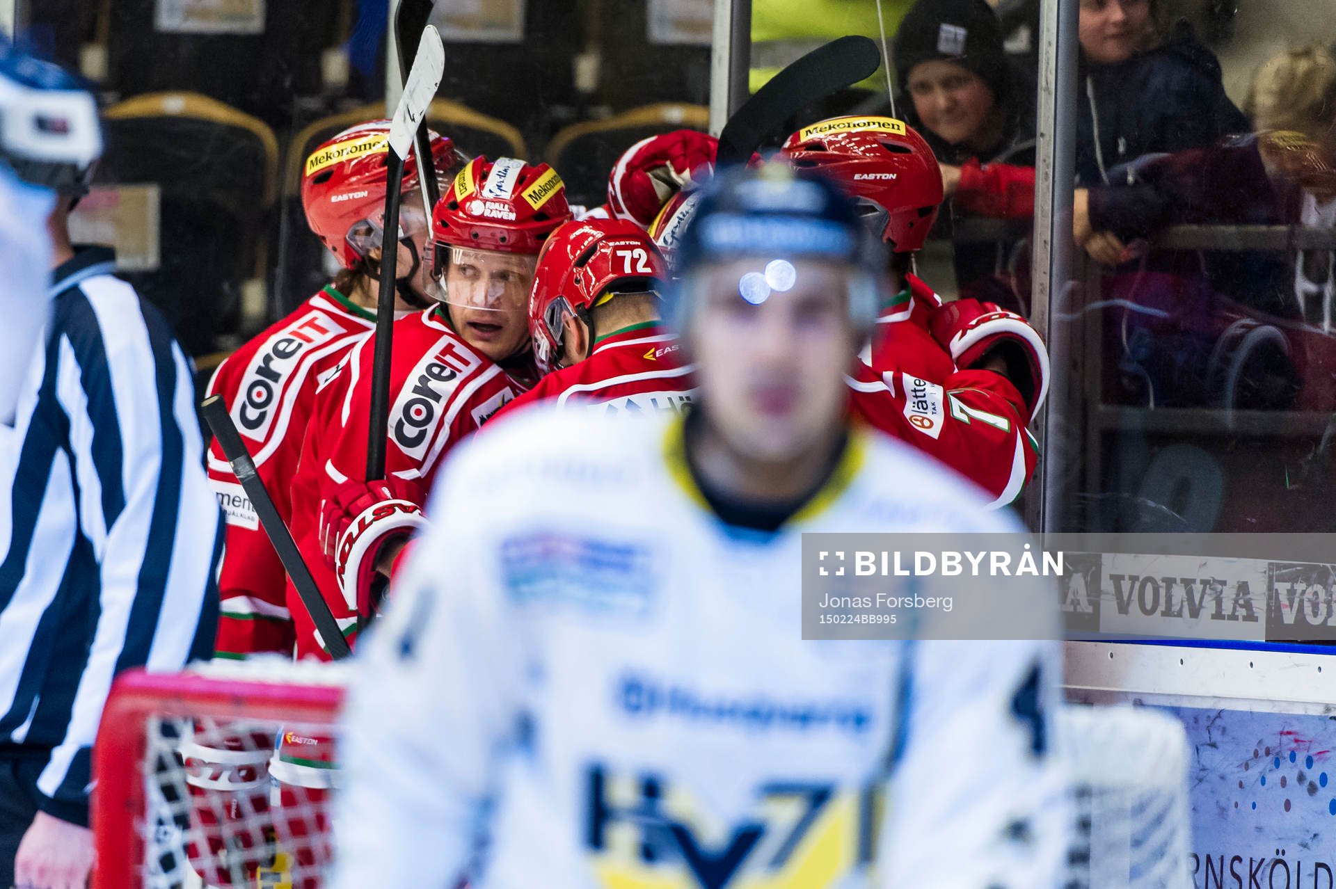 Modos Travis Roche gör sitt första mål