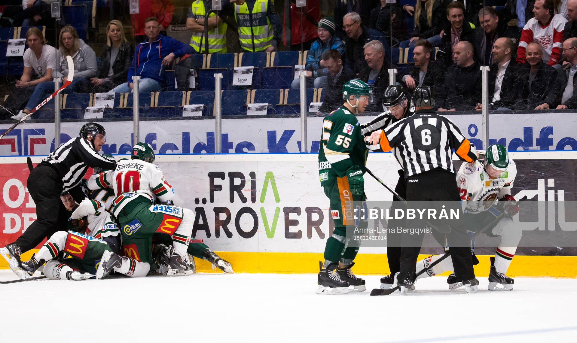 Färjestads Rickard Wallin i bråk med Frölundas Mattias