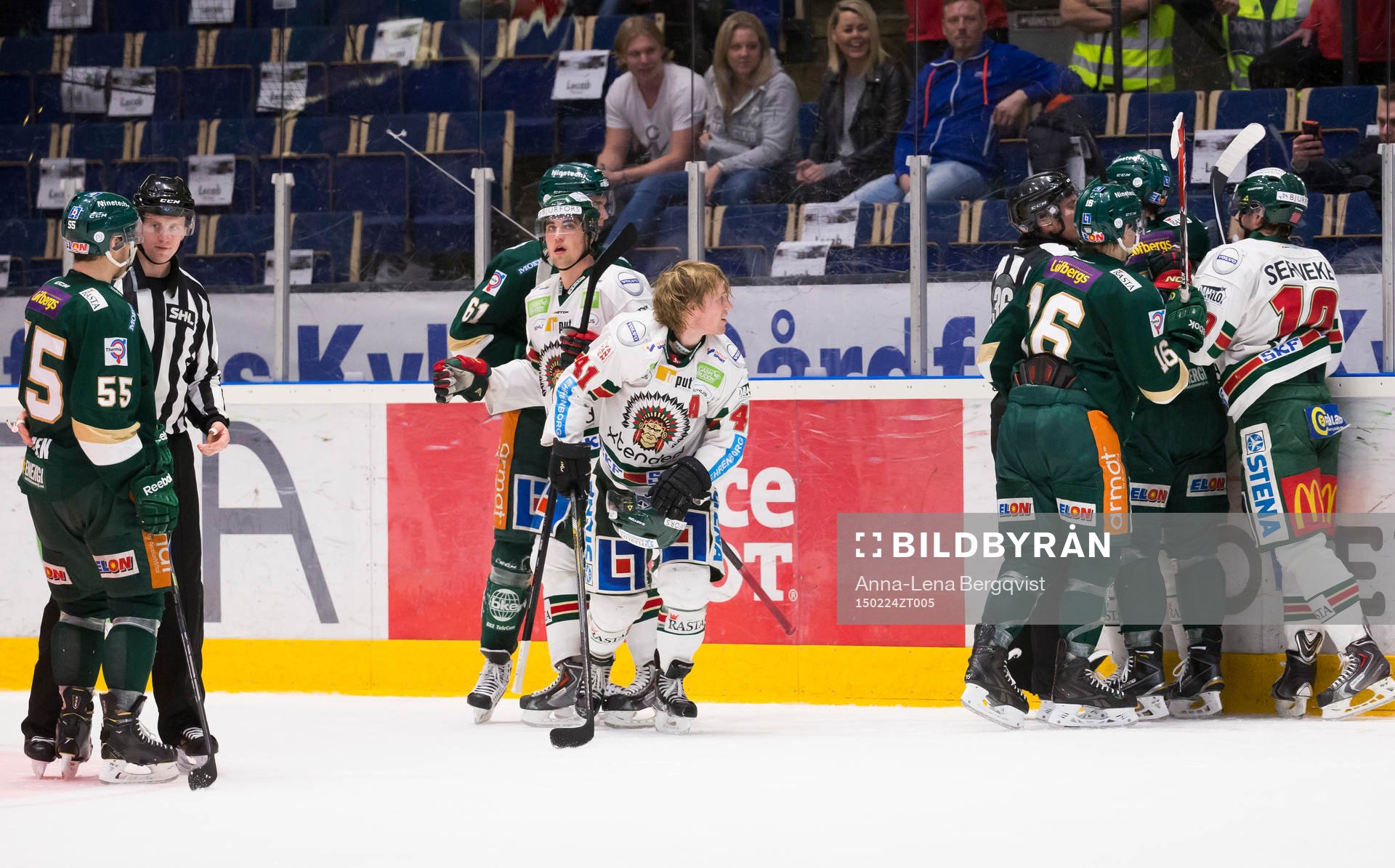 Färjestads Rickard Wallin i bråk med Frölundas Mattias