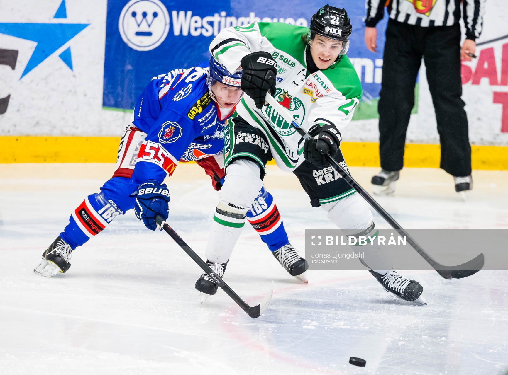 Rögles Emil Molin jagas av Oskarshamns Victor Öhman
