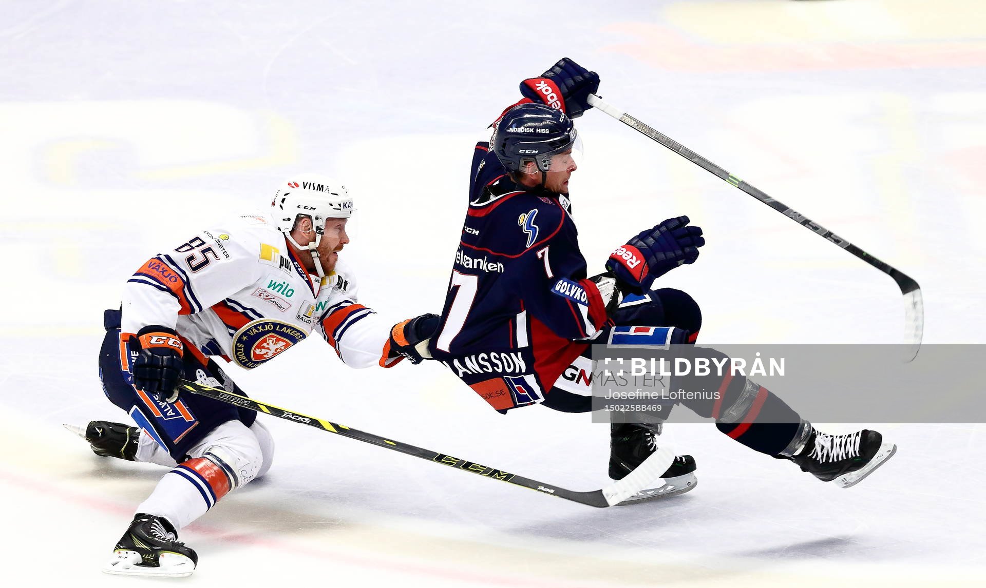 Växjös Liam Reddox drar ner Linköpings Magnus Johansson