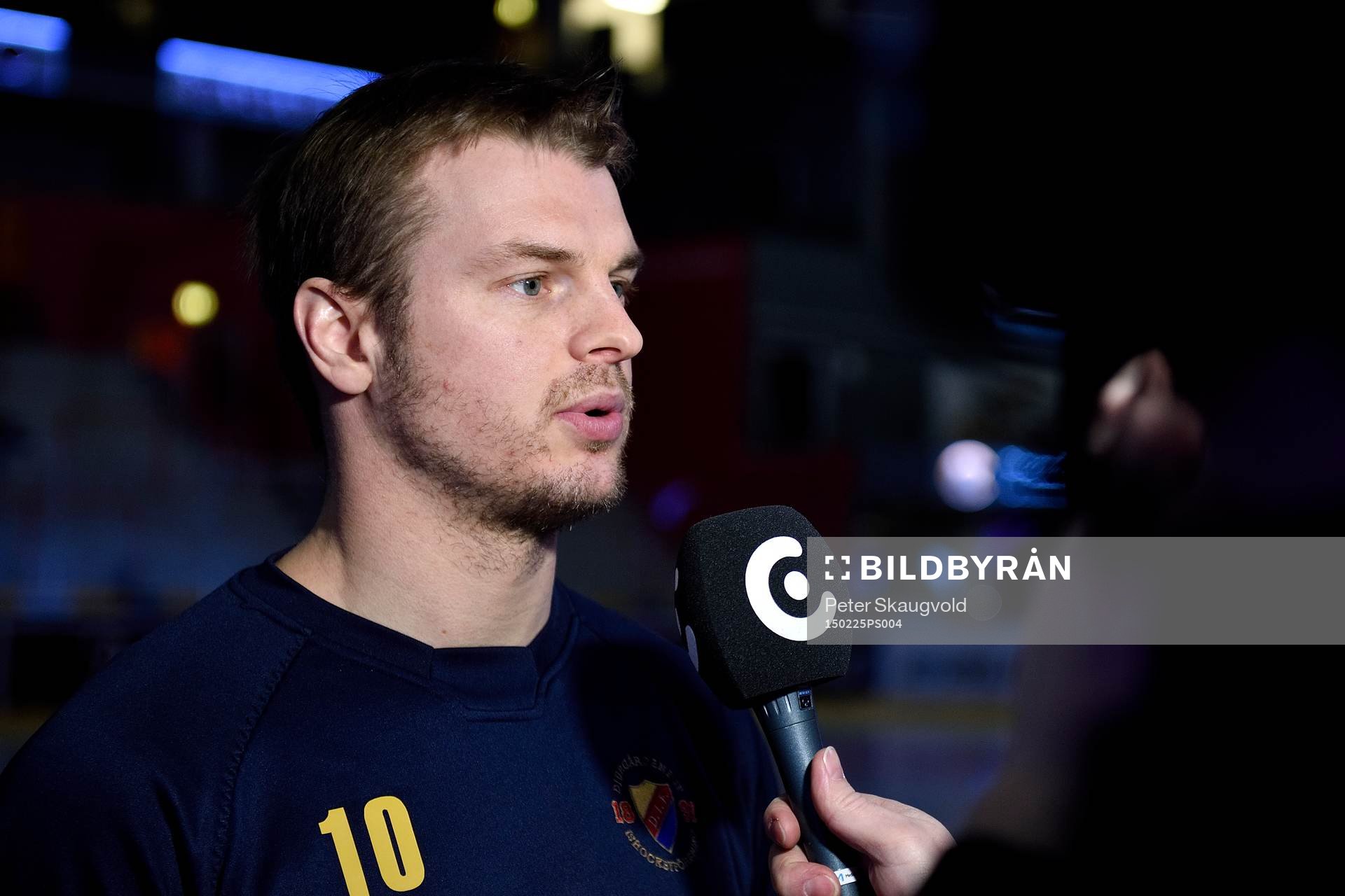 Djurgårdens Joakim Eriksson blir intervjuad av C More