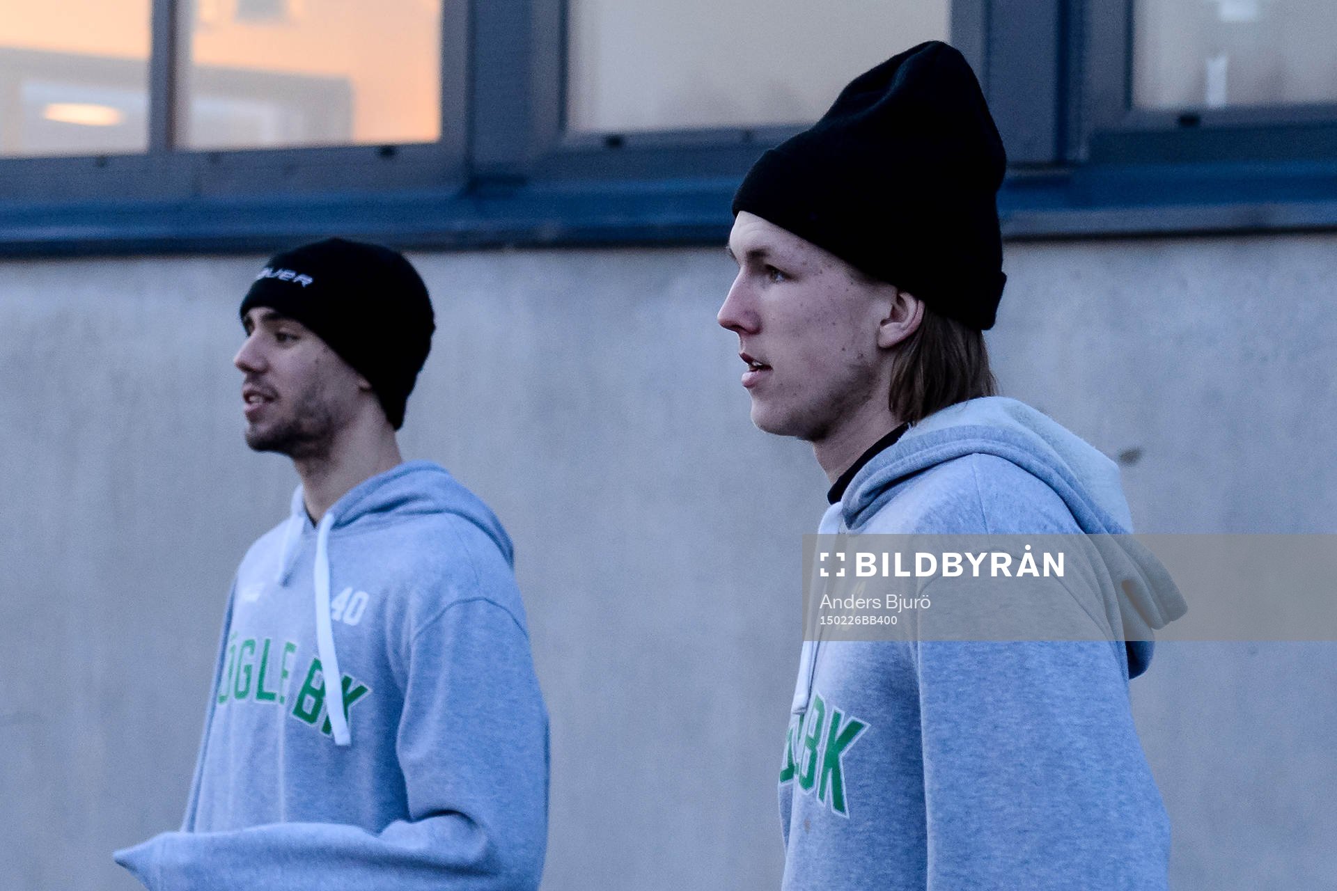 Rögles Niklas Hansson värmer upp