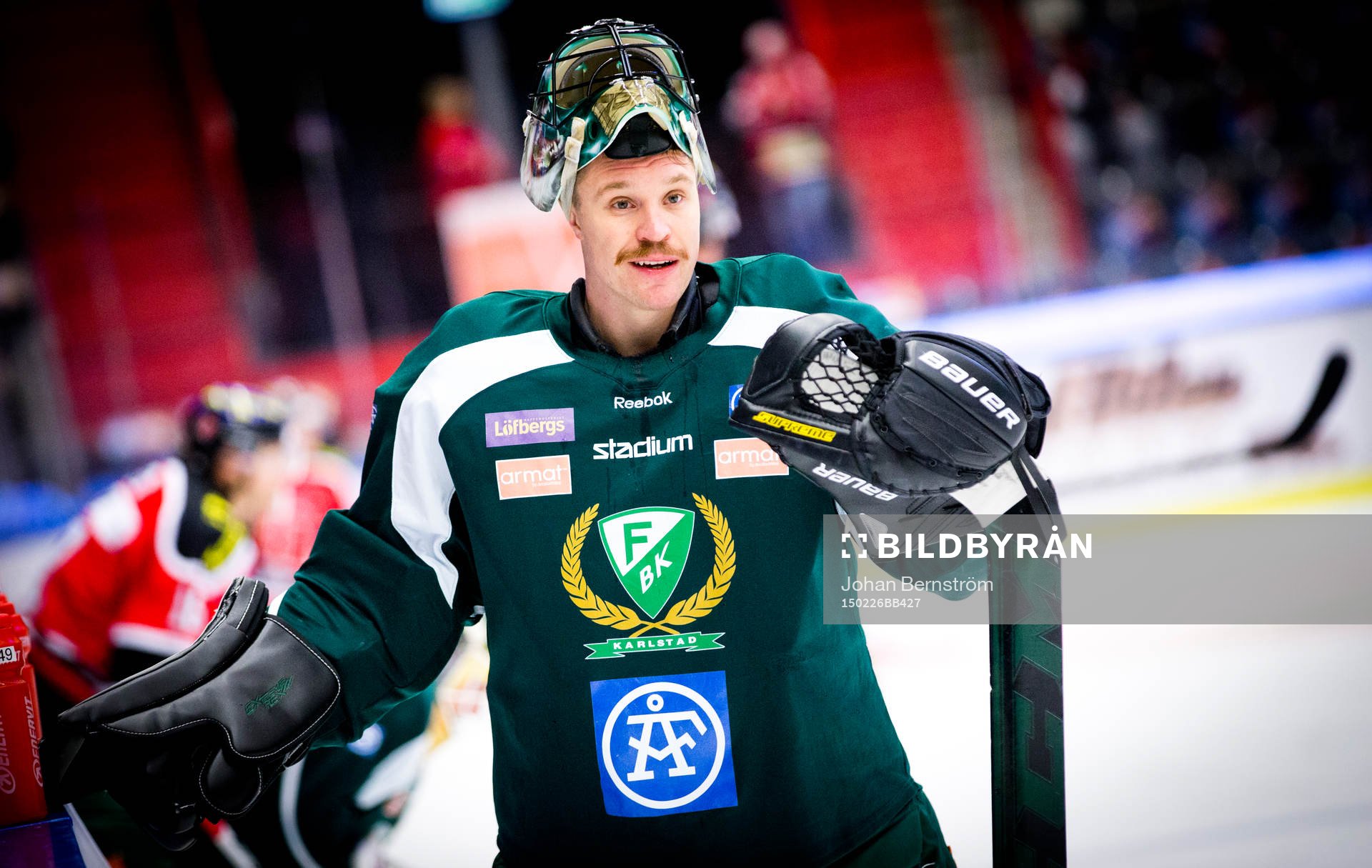 Färjestads målvakt Justin Pogge är glad