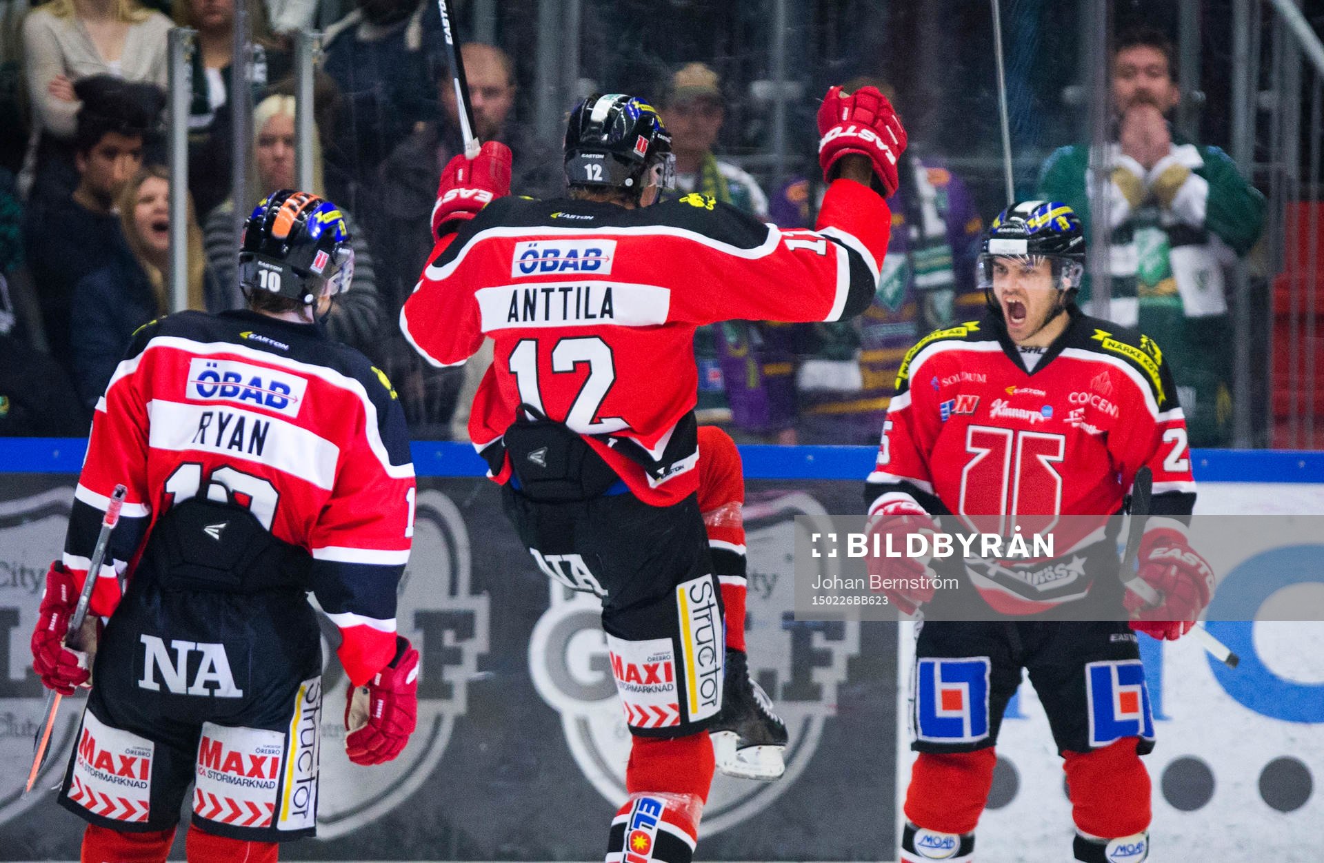 Örebros Marko Anttila gör 2-0 och jublar med Martin