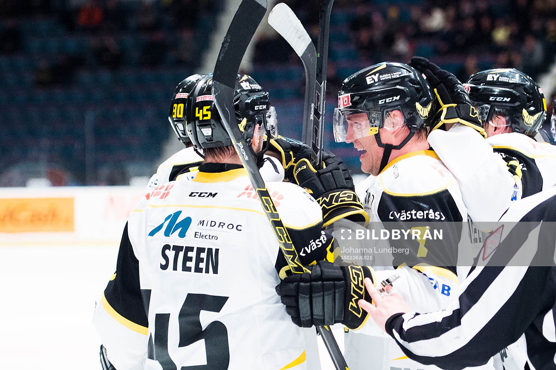 Västerås spelare jublar