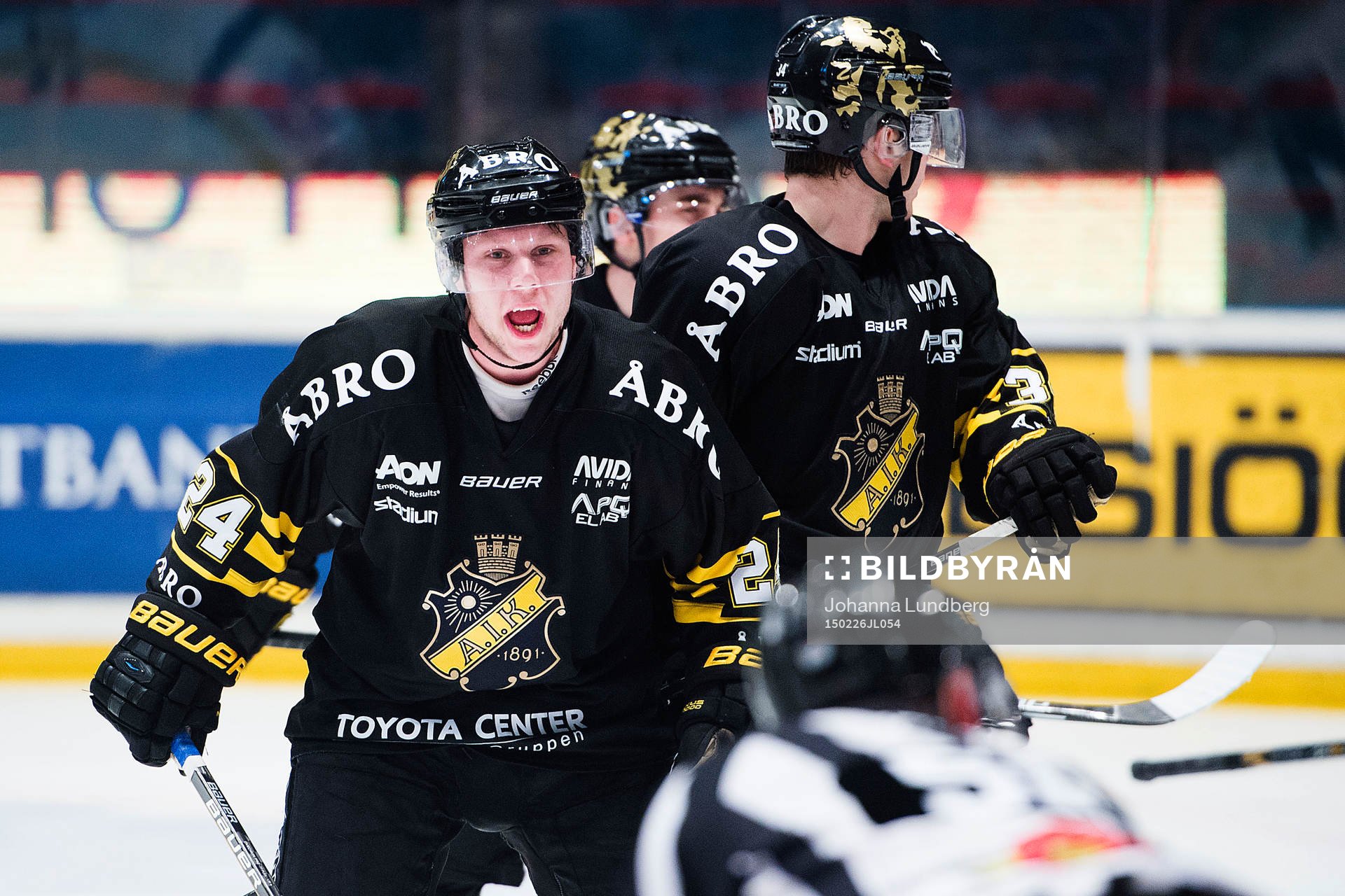 s Johan Andersson skriker på linjedomaren