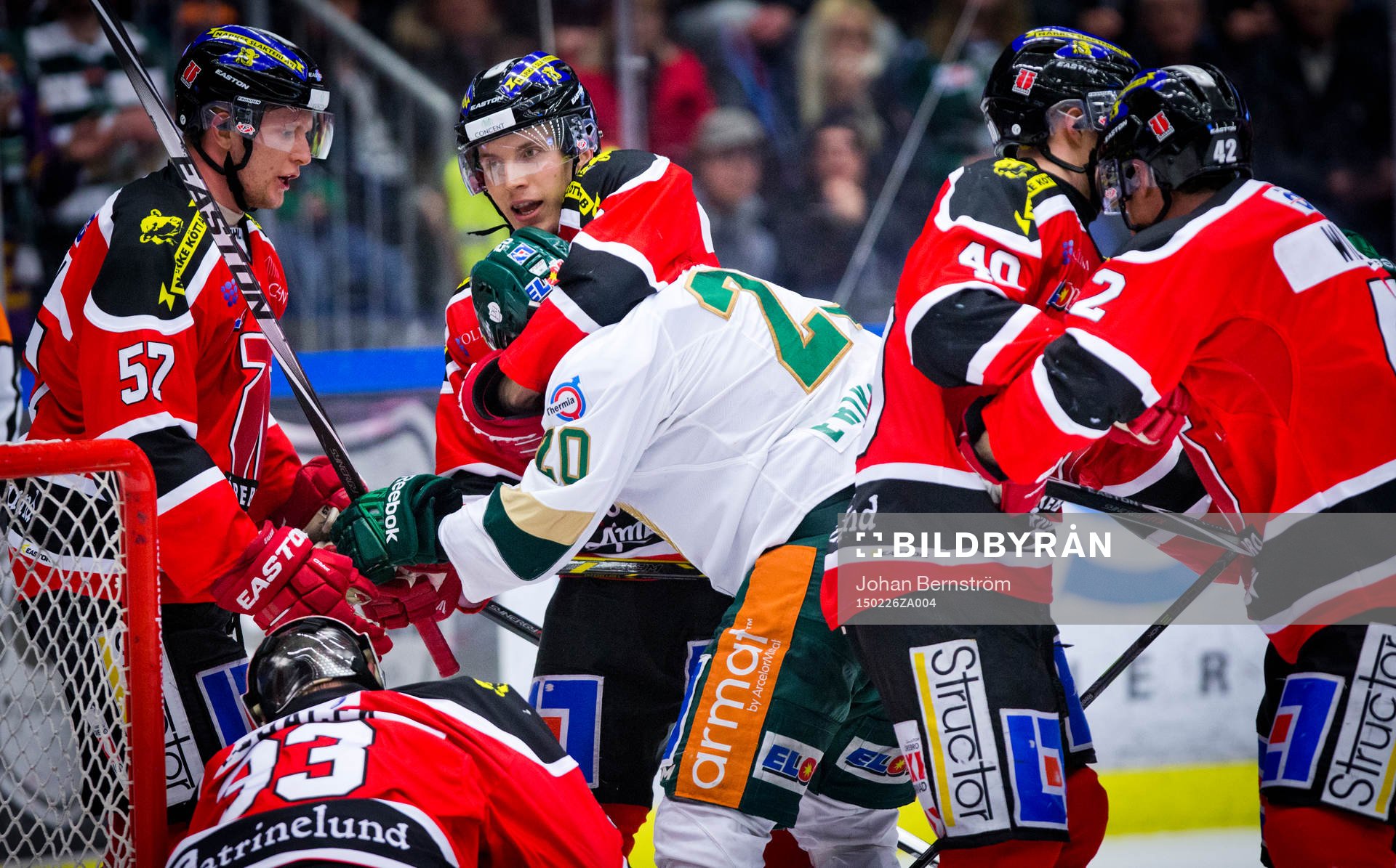 Örebros Joonas Jalvanti trycker ner Färjestads Jakub