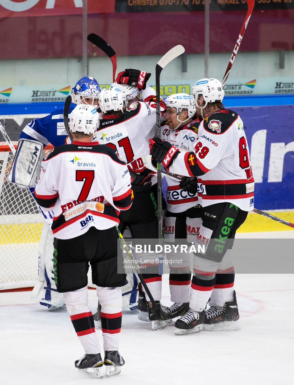 Malmö Redhawks Magnus Häggström gör mål 3-4 och jublar