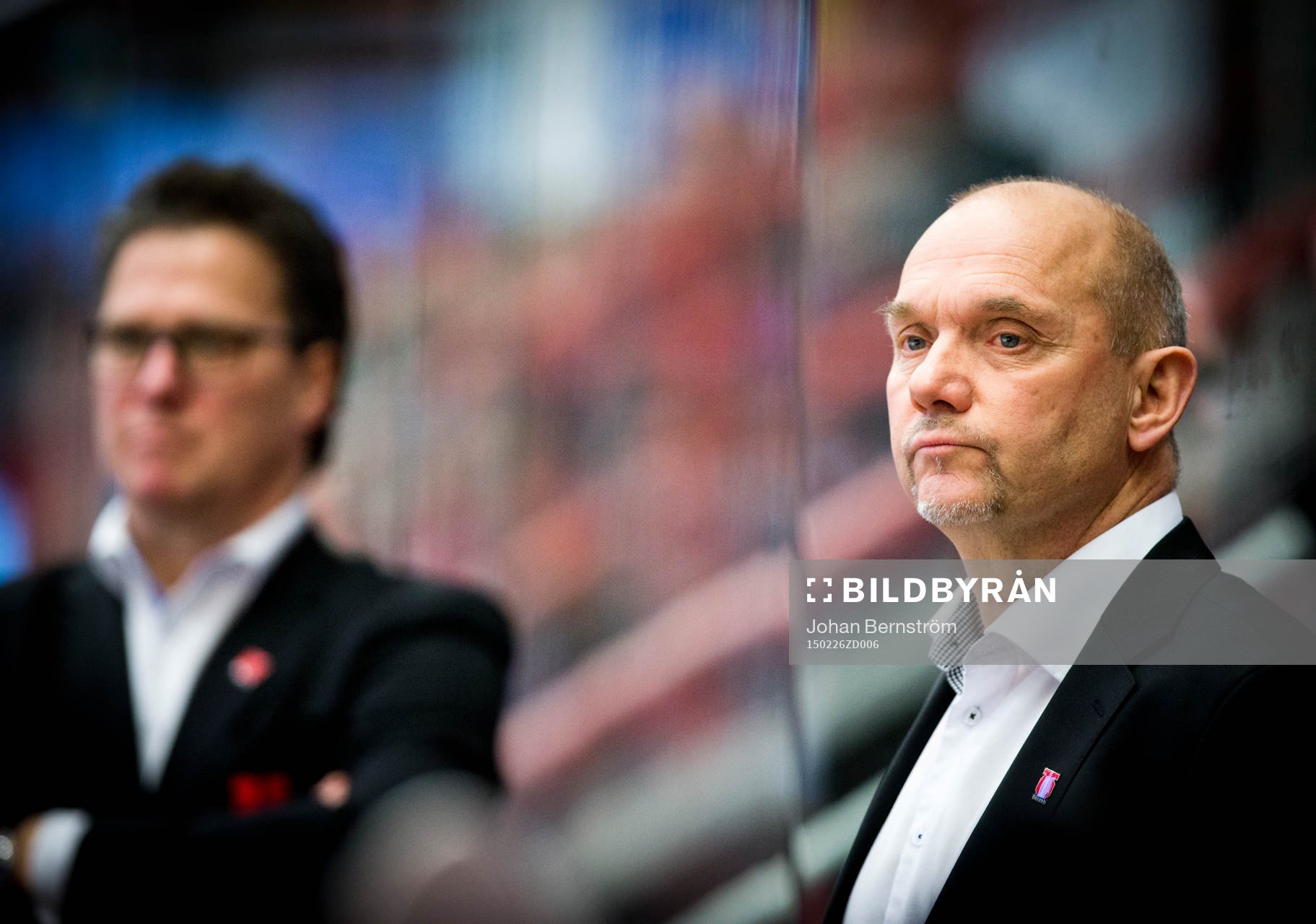 Örebros tränare Kent Johansson och i bakgrunden