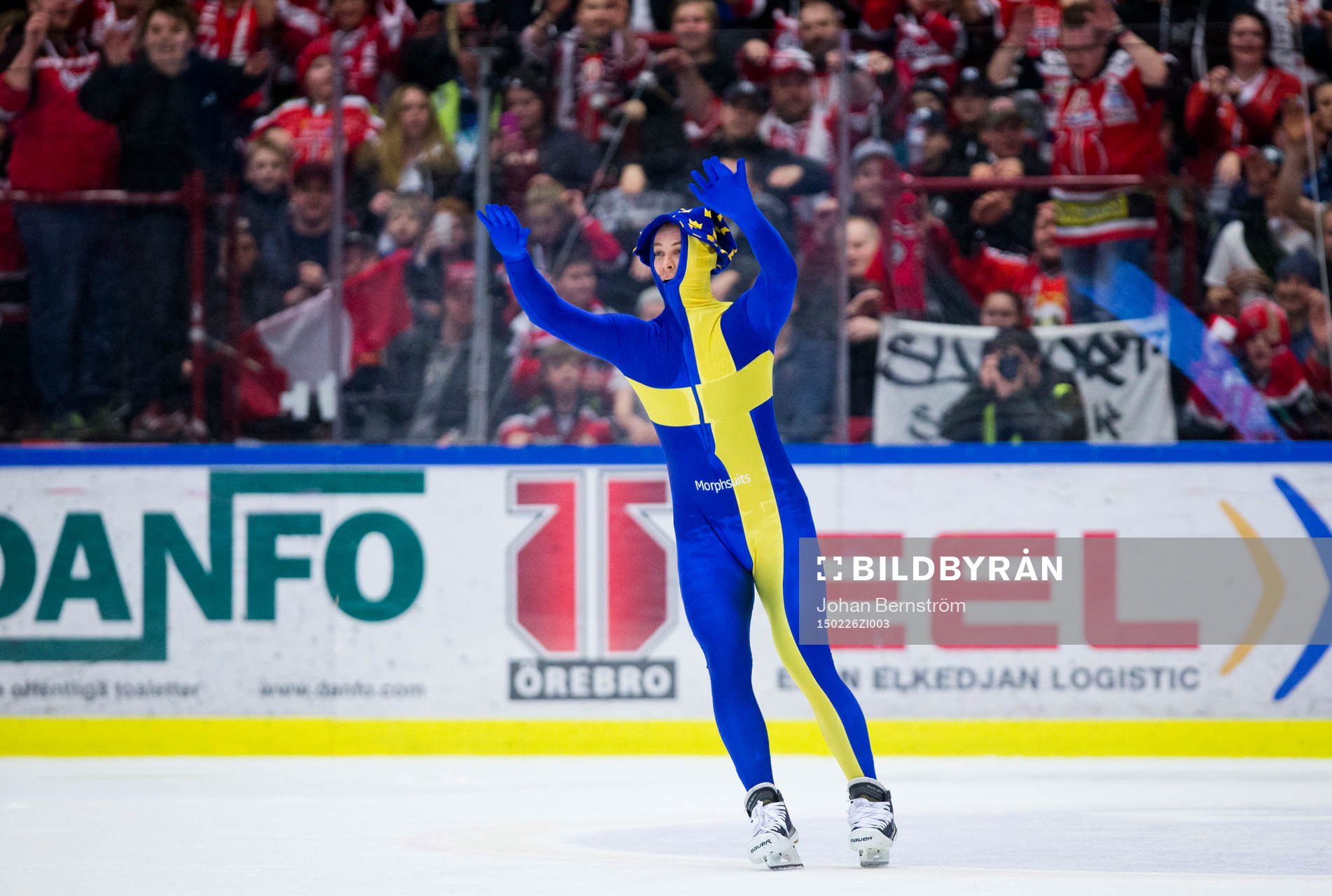 Örebros målvakt Julius Hudacek firar 3-1-segern över