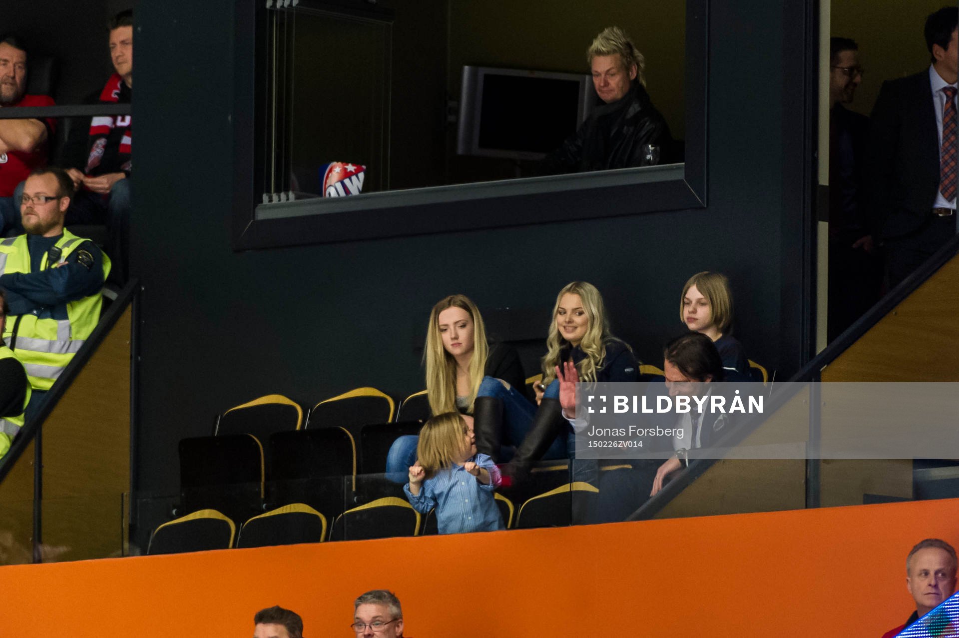 Peter Forsberg med sin son Lennox