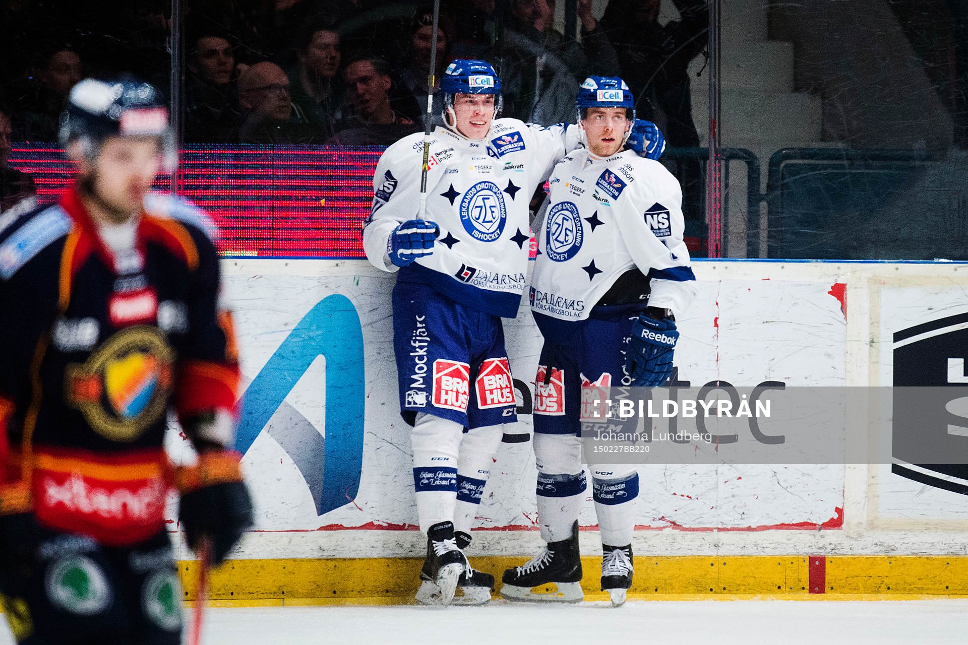 Leksands Tomi Sallinen (tv) gör 2-2 och jublar med Patrick
