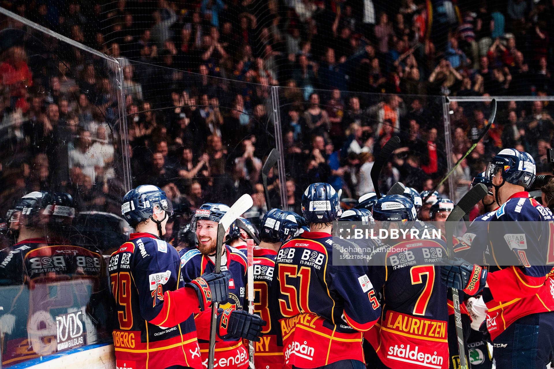 Djurgårdens spelare jublar med publiken