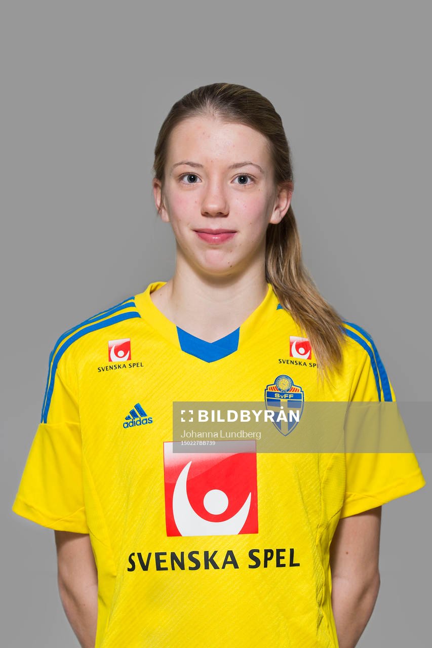 Wilma Öhman som spelar i F16/99-landslaget