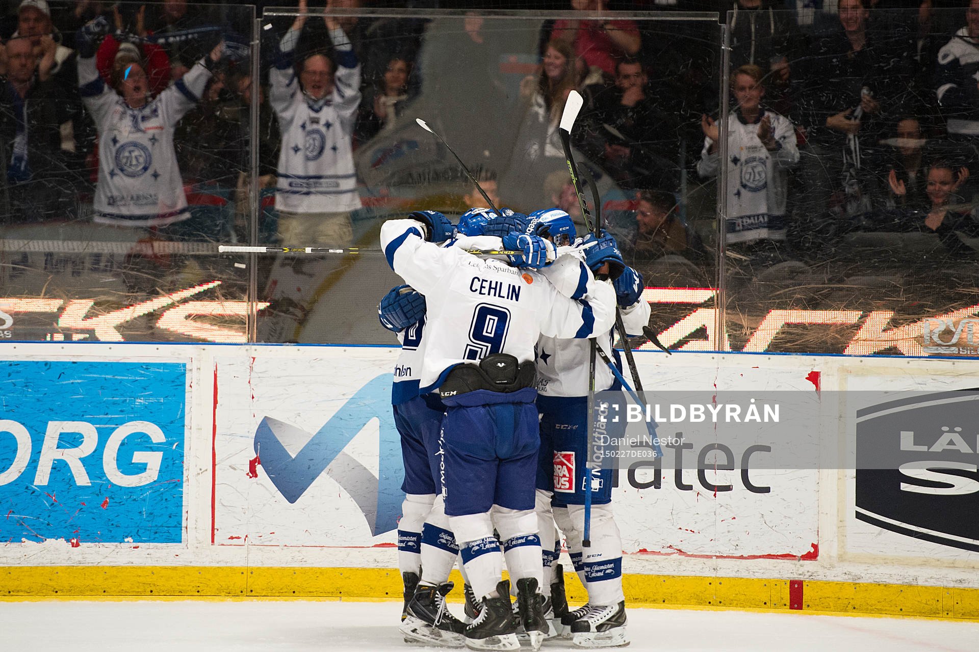 Leksands spelare jublar