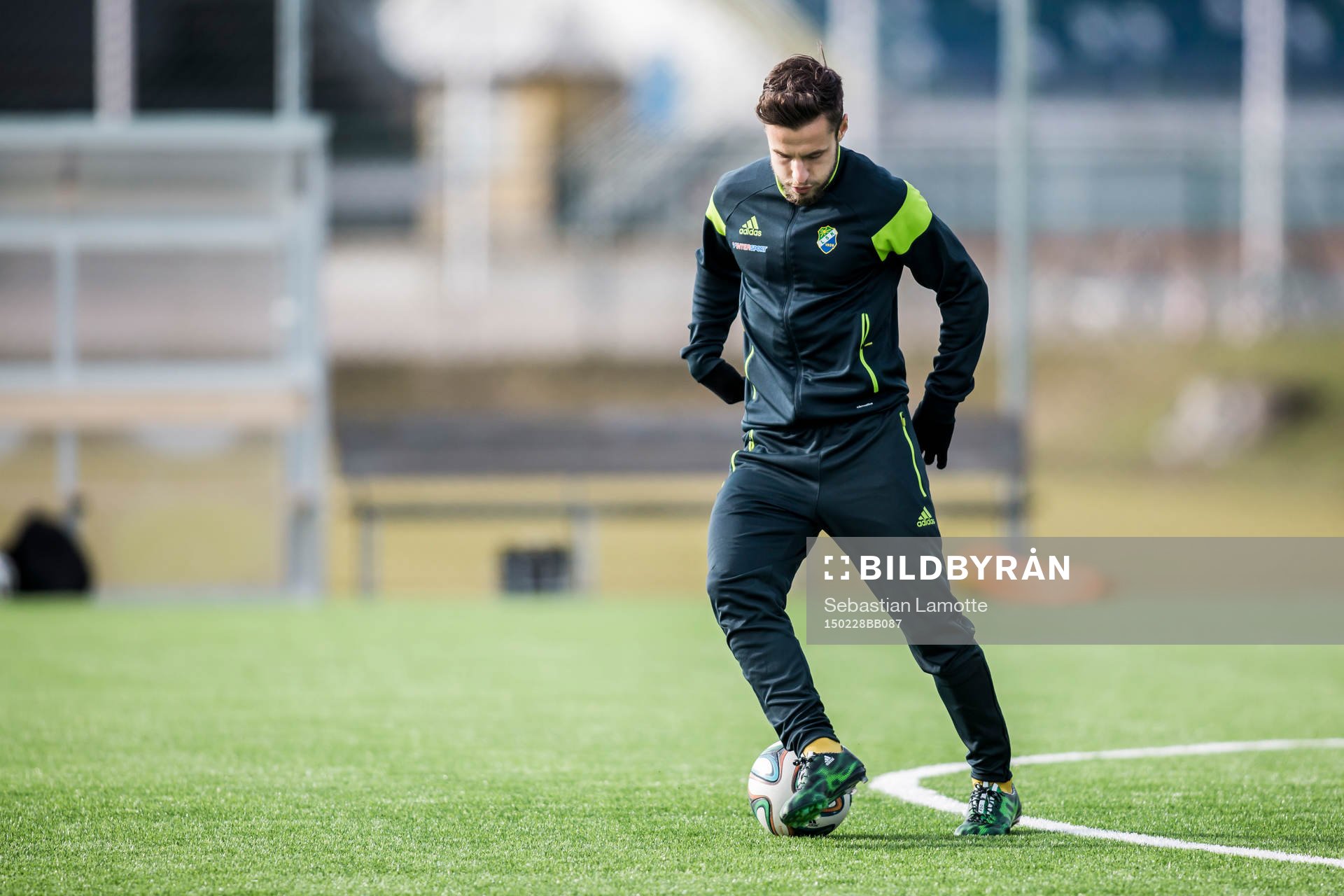 Ljungskiles Admir Bajrovic värmer upp
