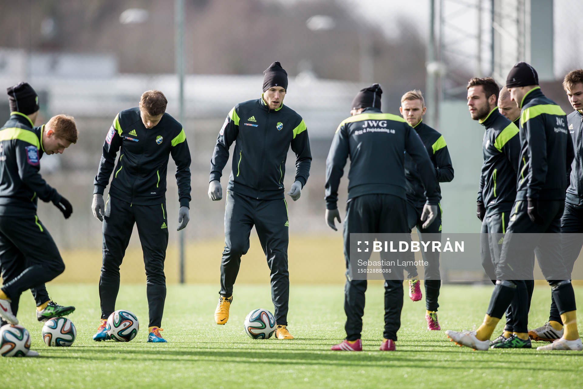 Ljungskiles spelare värmer upp