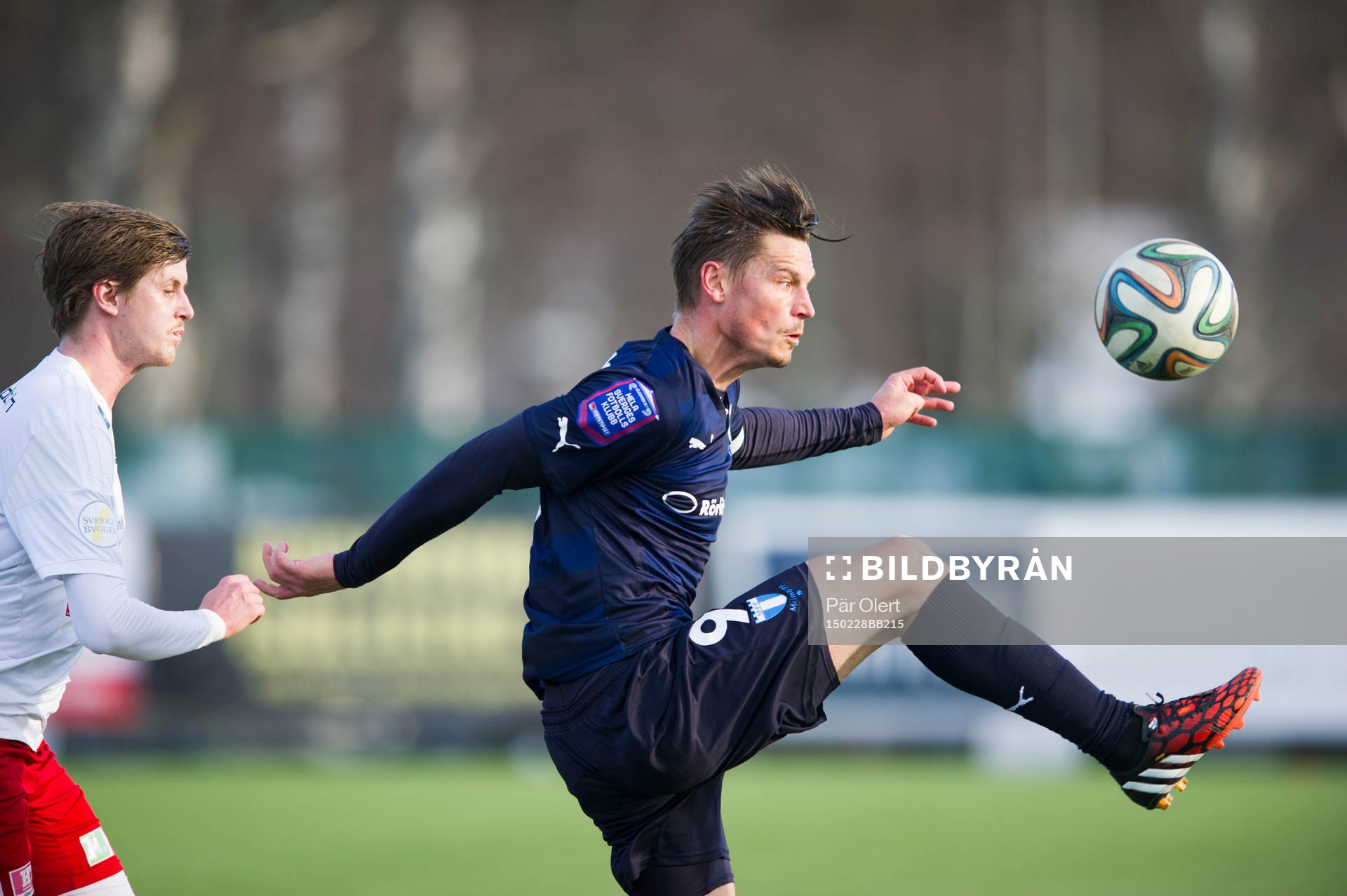 Malmö FFs Markus Rosenberg tar emot passning