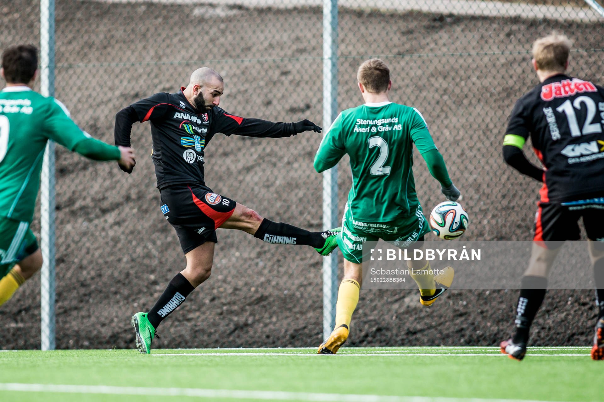 Trollhättans Josef Daoud skjuter in 1-1 under fotbollsmatchen i Svenska cupen mellan Ljungskile SK och FC Trollhättan den 28 februari 2015 i Vänersborg.