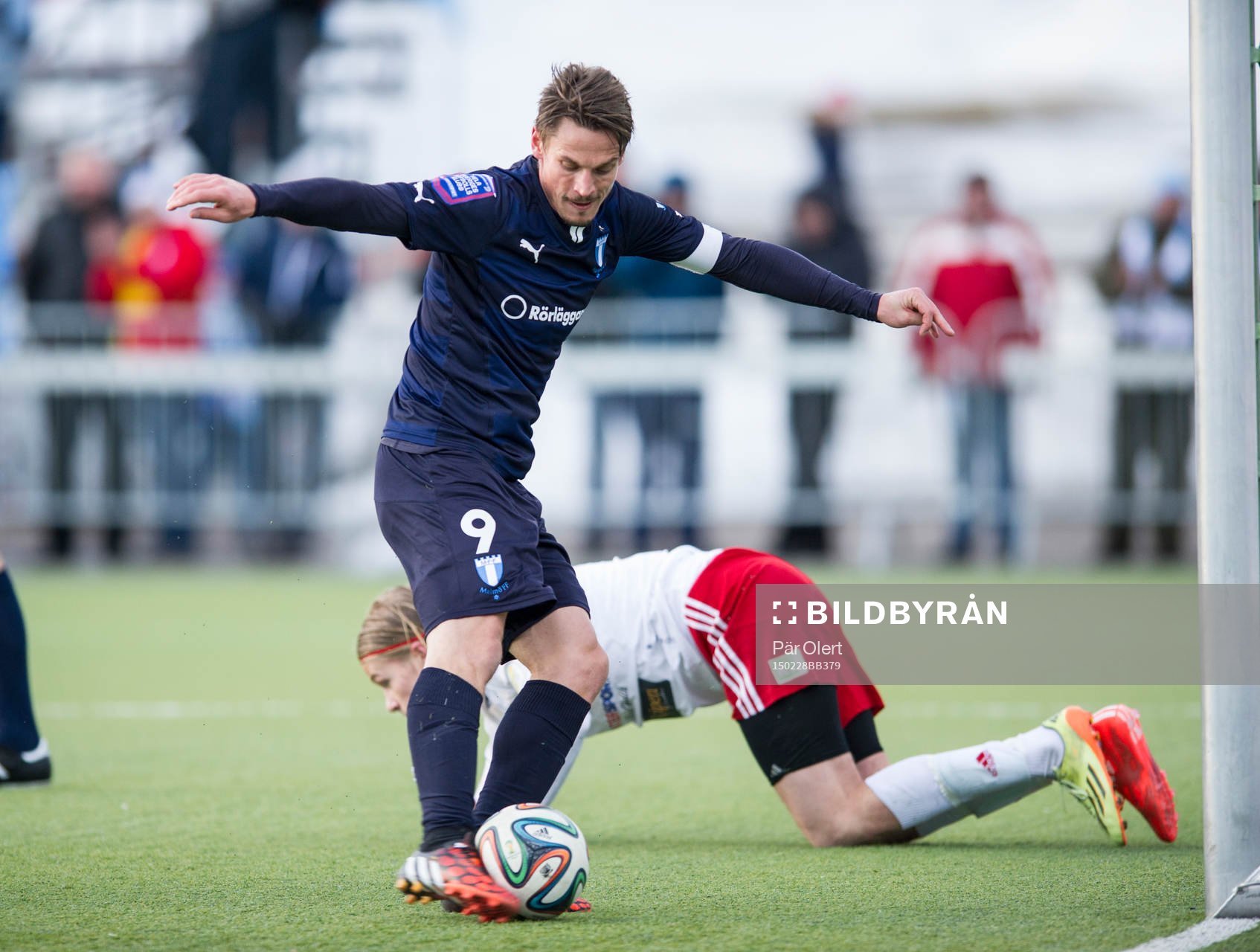Malmö FFs Markus Rosenberg skjuter in bollen imål igen efter gjort 0-3 målet under fotbollsmatchen i Svenska cupen mellan Hudiksvall och Malmö den 28 Februari 2015 i Hudiksvall.