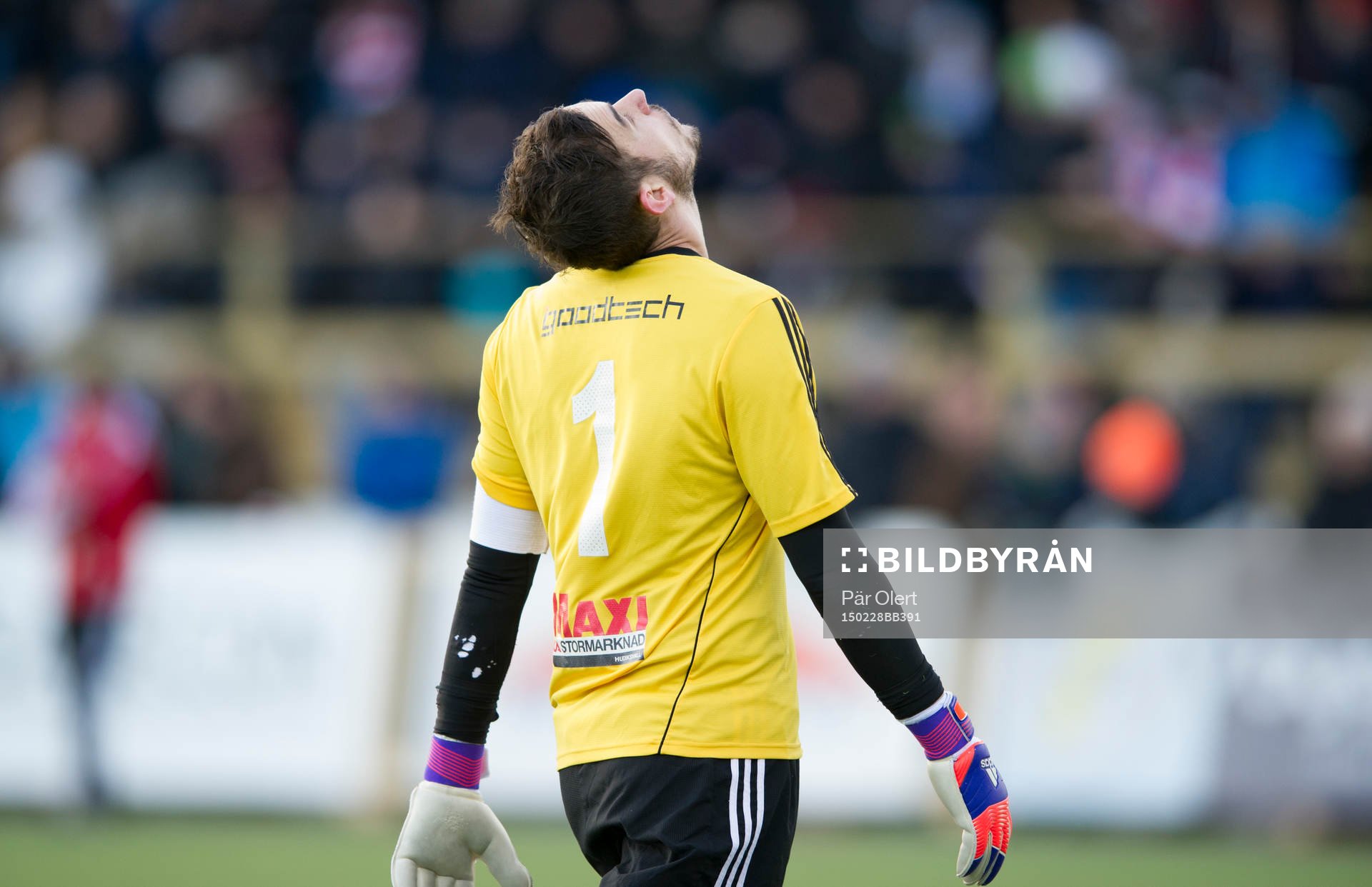 Hudiksvalls målvakt Niclas Larsson deppar