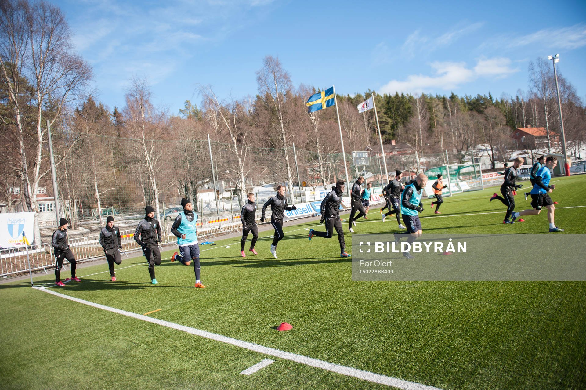Malmö FF värmer upp fotbollsmatchen i Svenska cupen