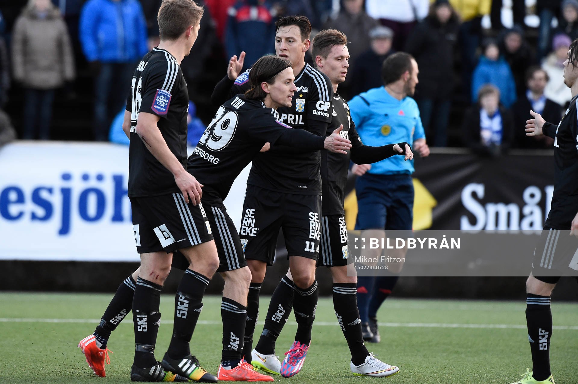 IFK Göteborgs Lasse Vibe jublar under fotbollsmatchen i Svenska cupen mellan Myresjö/Vetlanda och IFK Göteborg den 28 Februari 2015 på Heds Arena i Vetlanda.