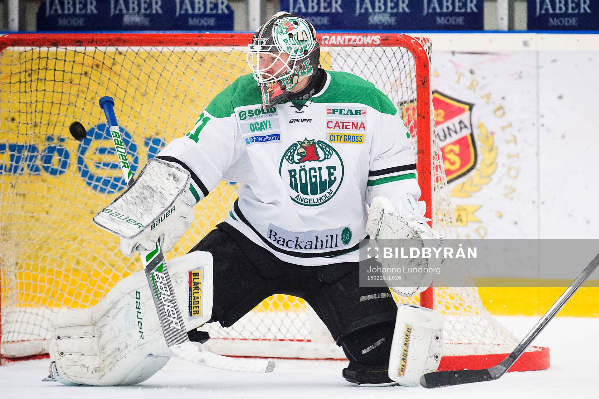 Rögles målvakt Lars Volden släpper in 3-3 av Almtunas